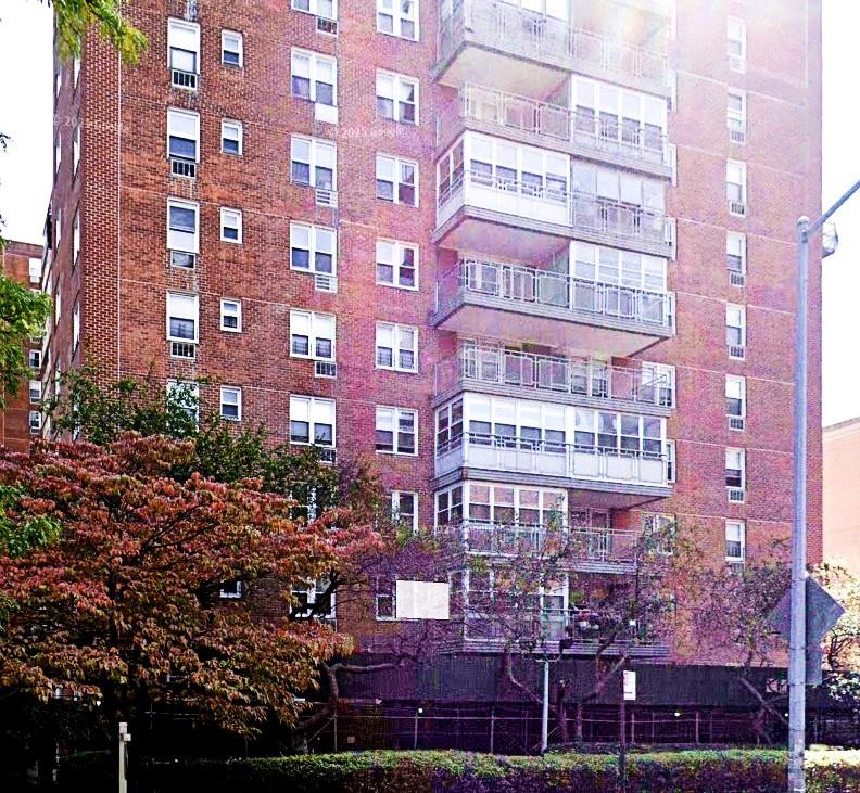 138-10 Franklin Ave Property Photo