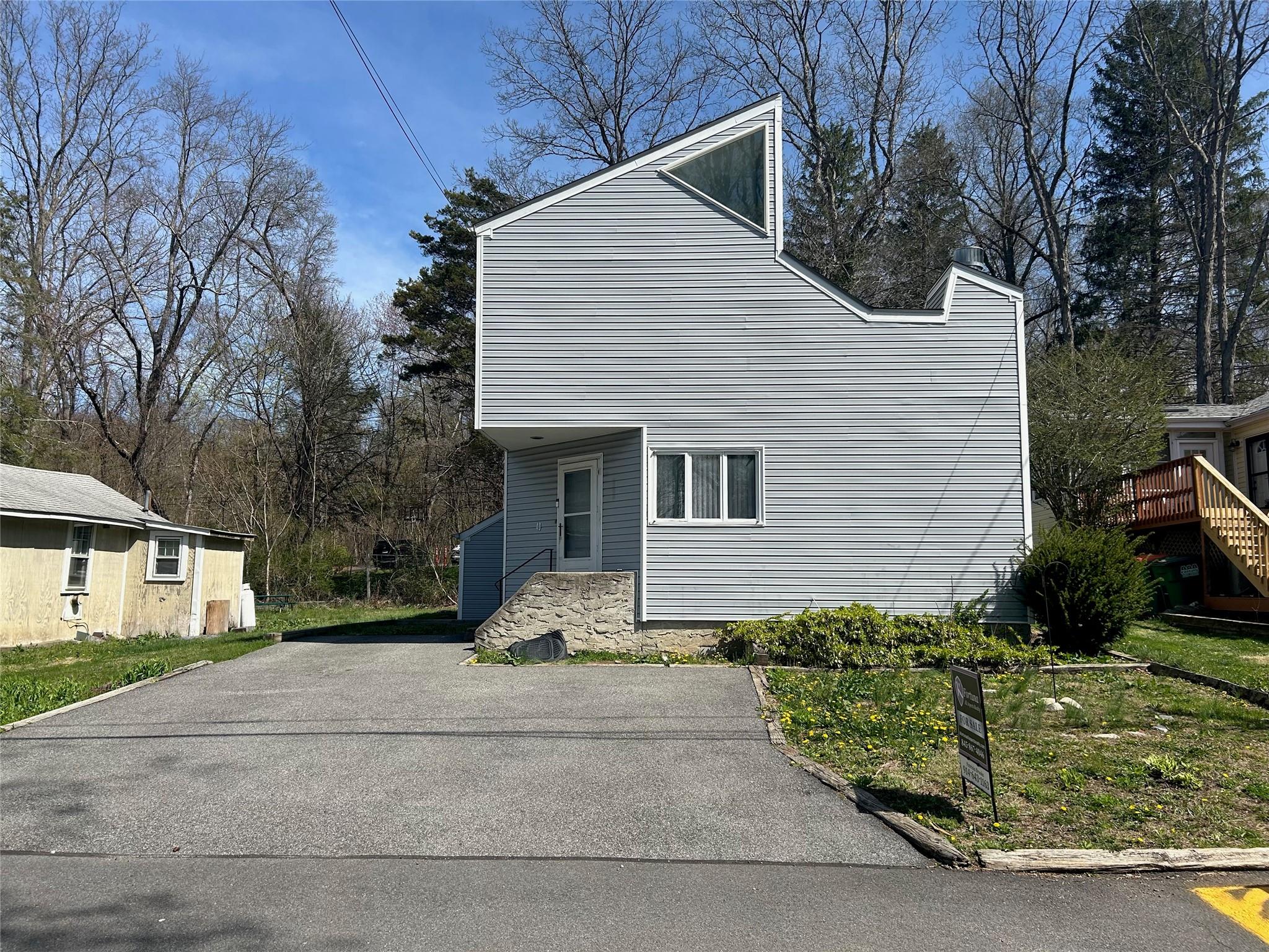 40 Floradan Road Property Photo 3