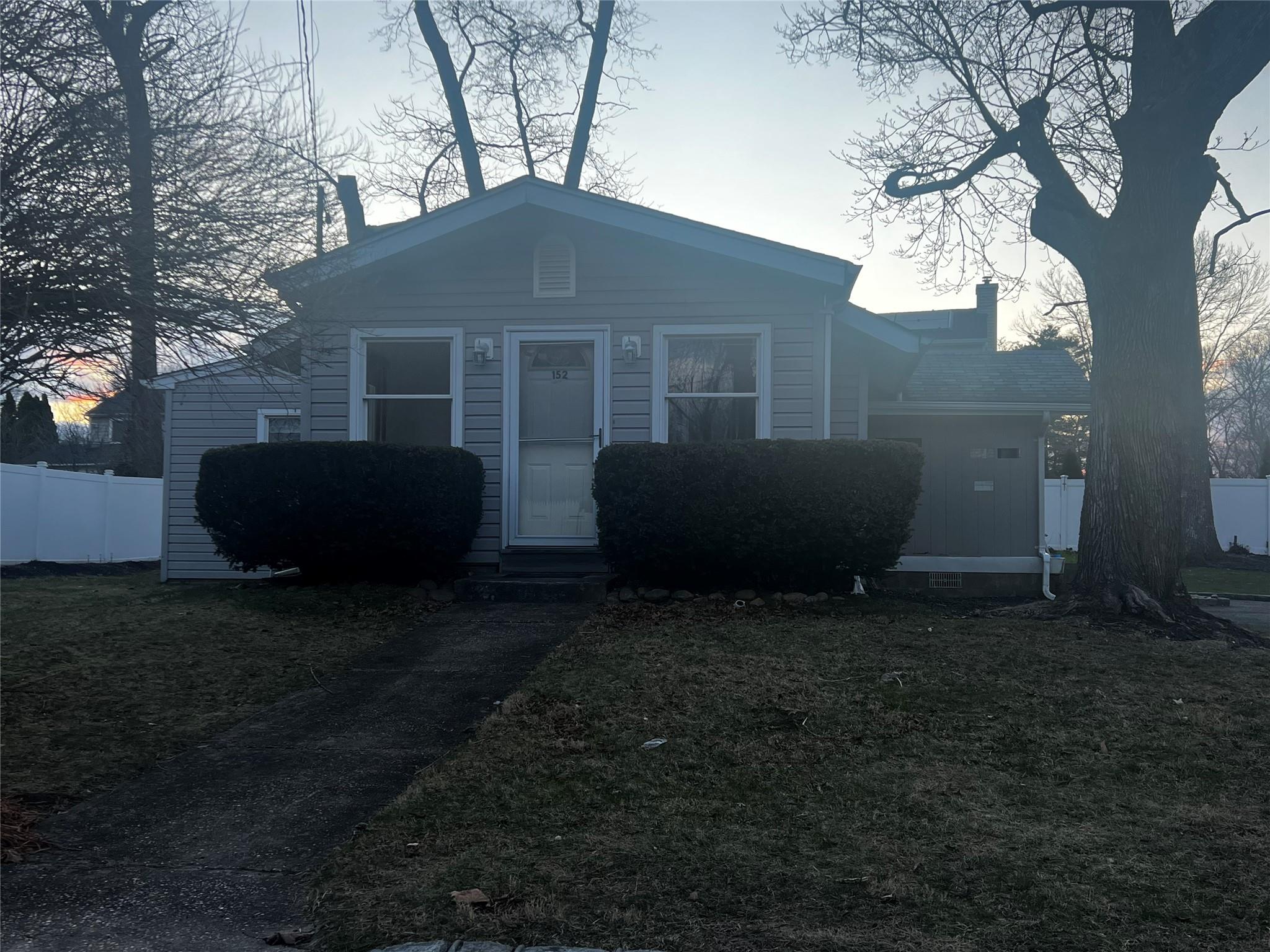 152 Rose Dr Property Photo