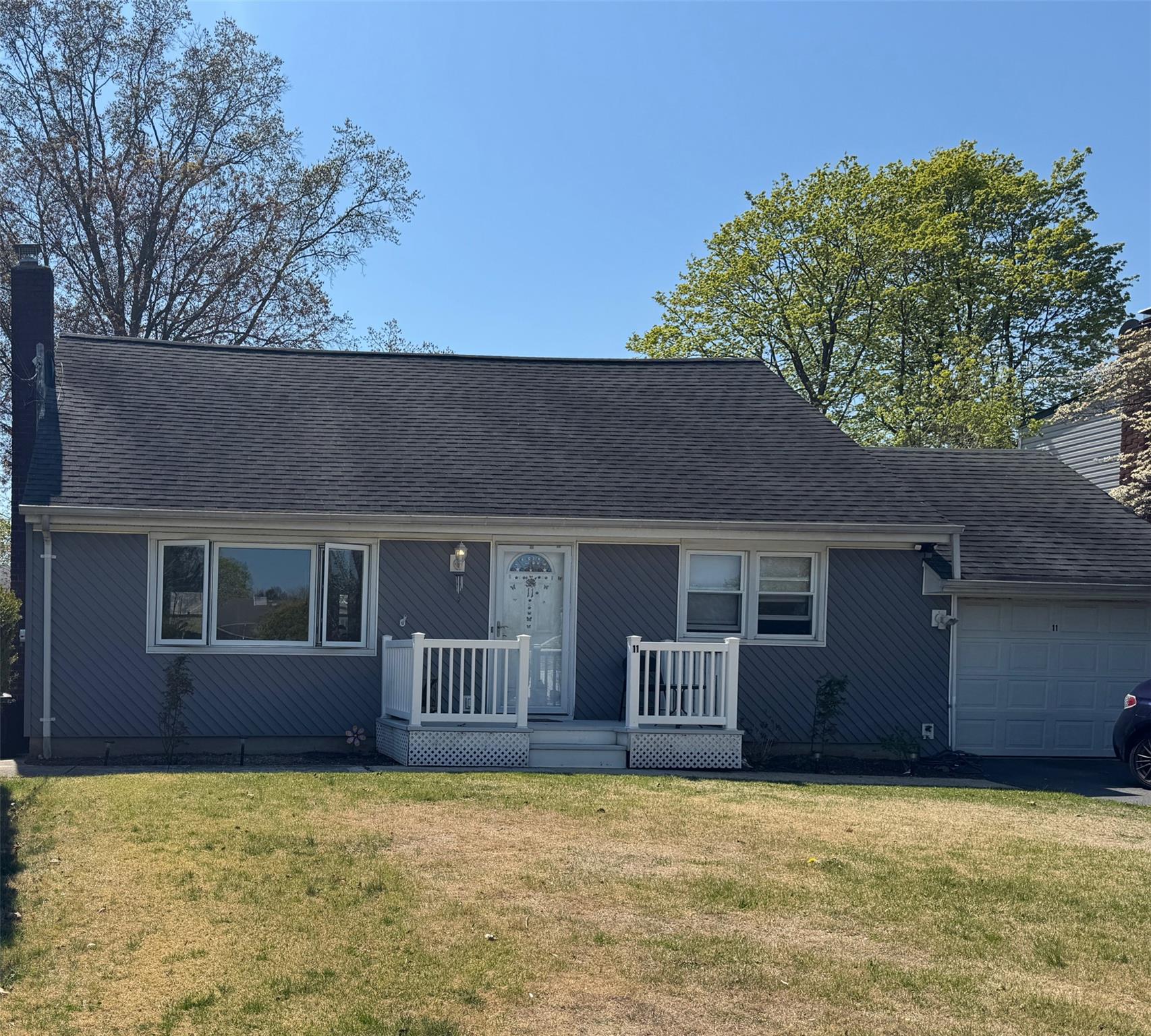 11 Moore Pl Property Photo