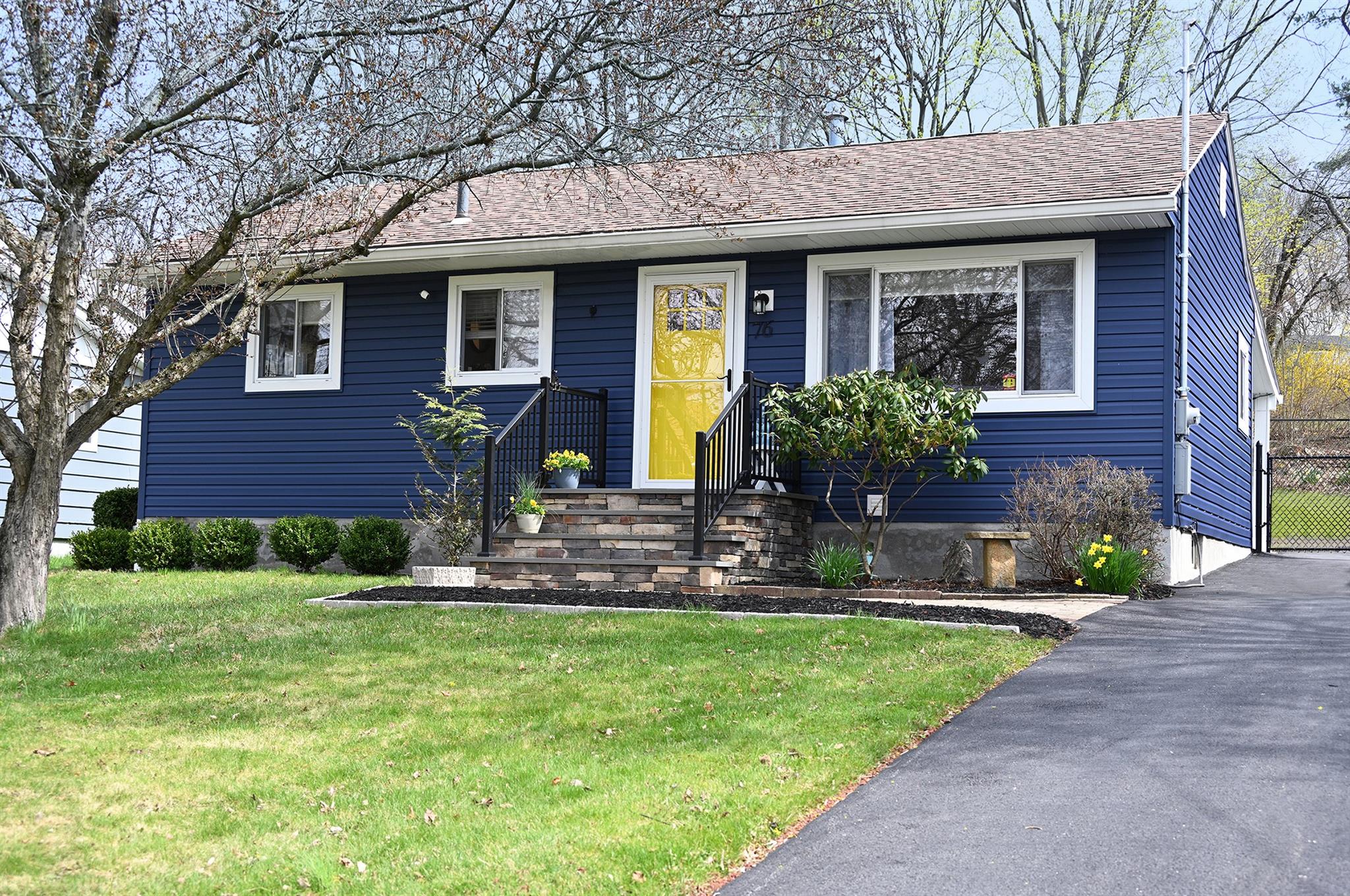 76 California Avenue Property Photo