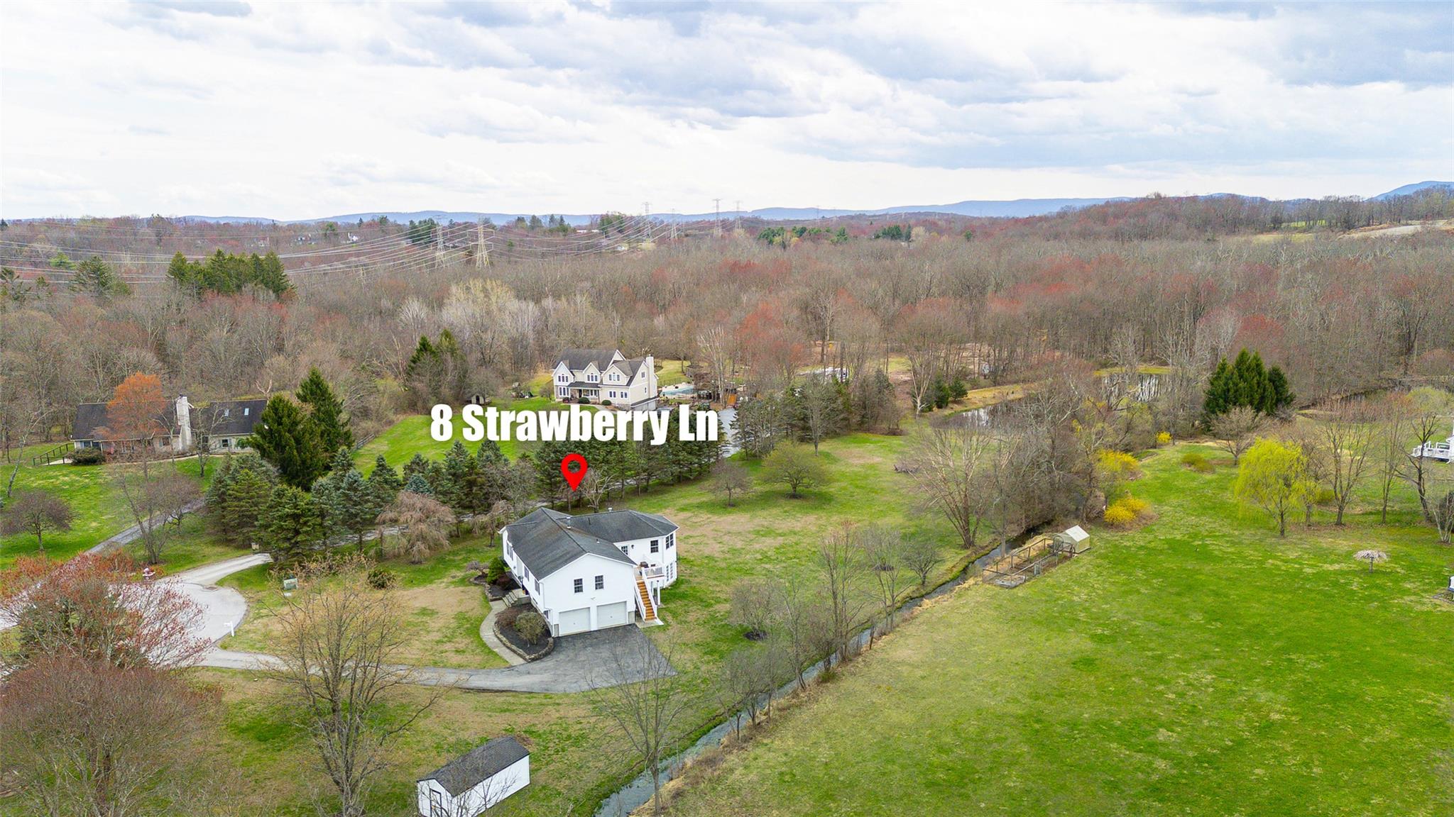 8 Strawberry Ln Property Photo