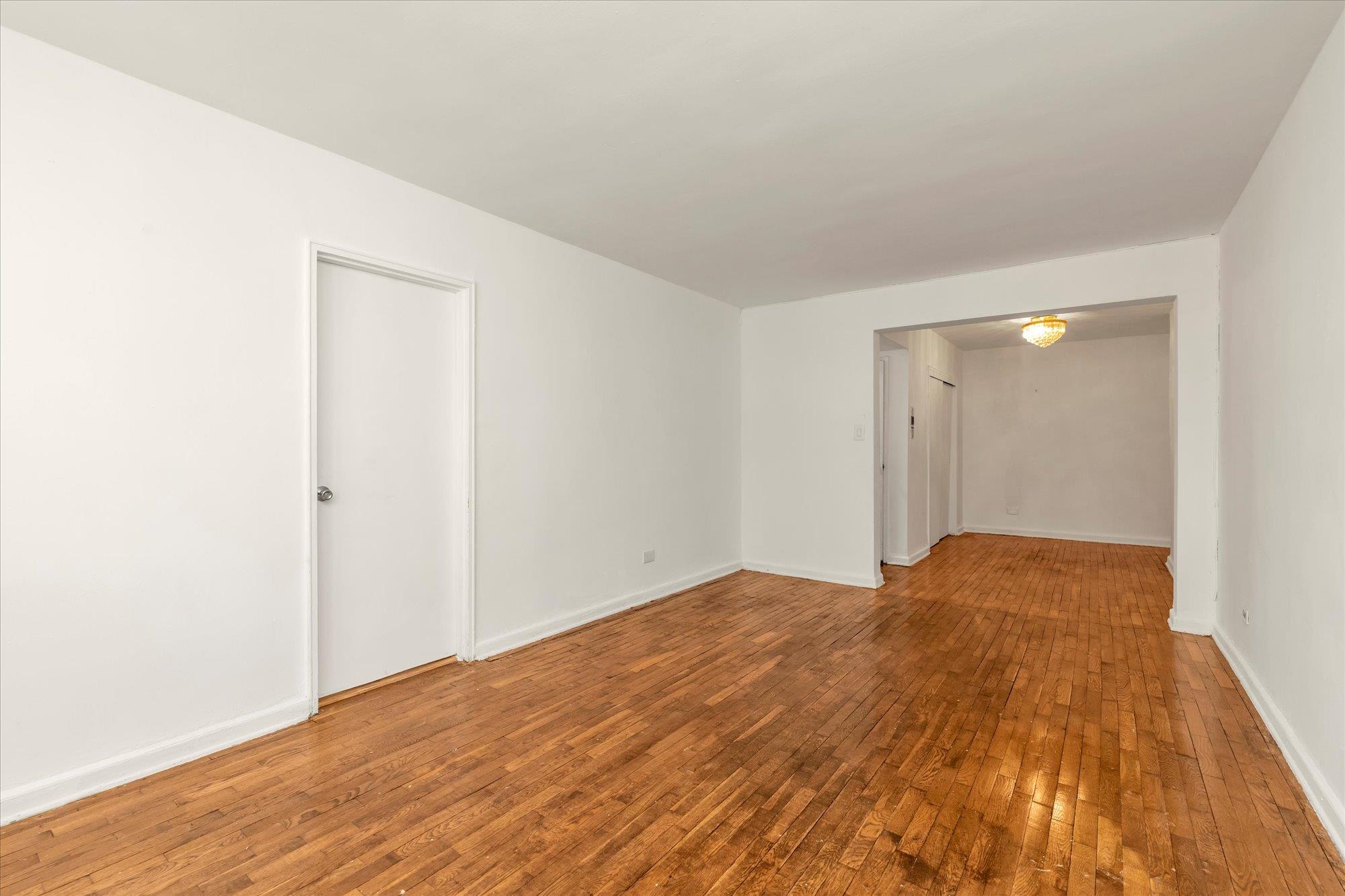 141-05 Pershing Crescent 117 Property Photo 5