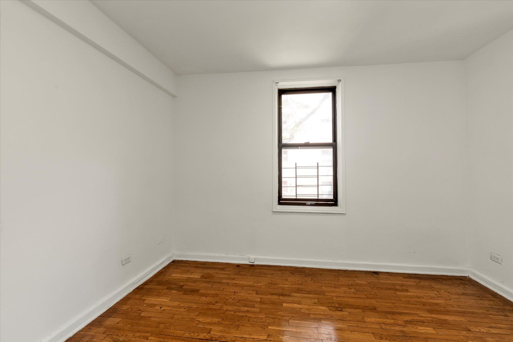 141-05 Pershing Crescent 117 Property Photo 6
