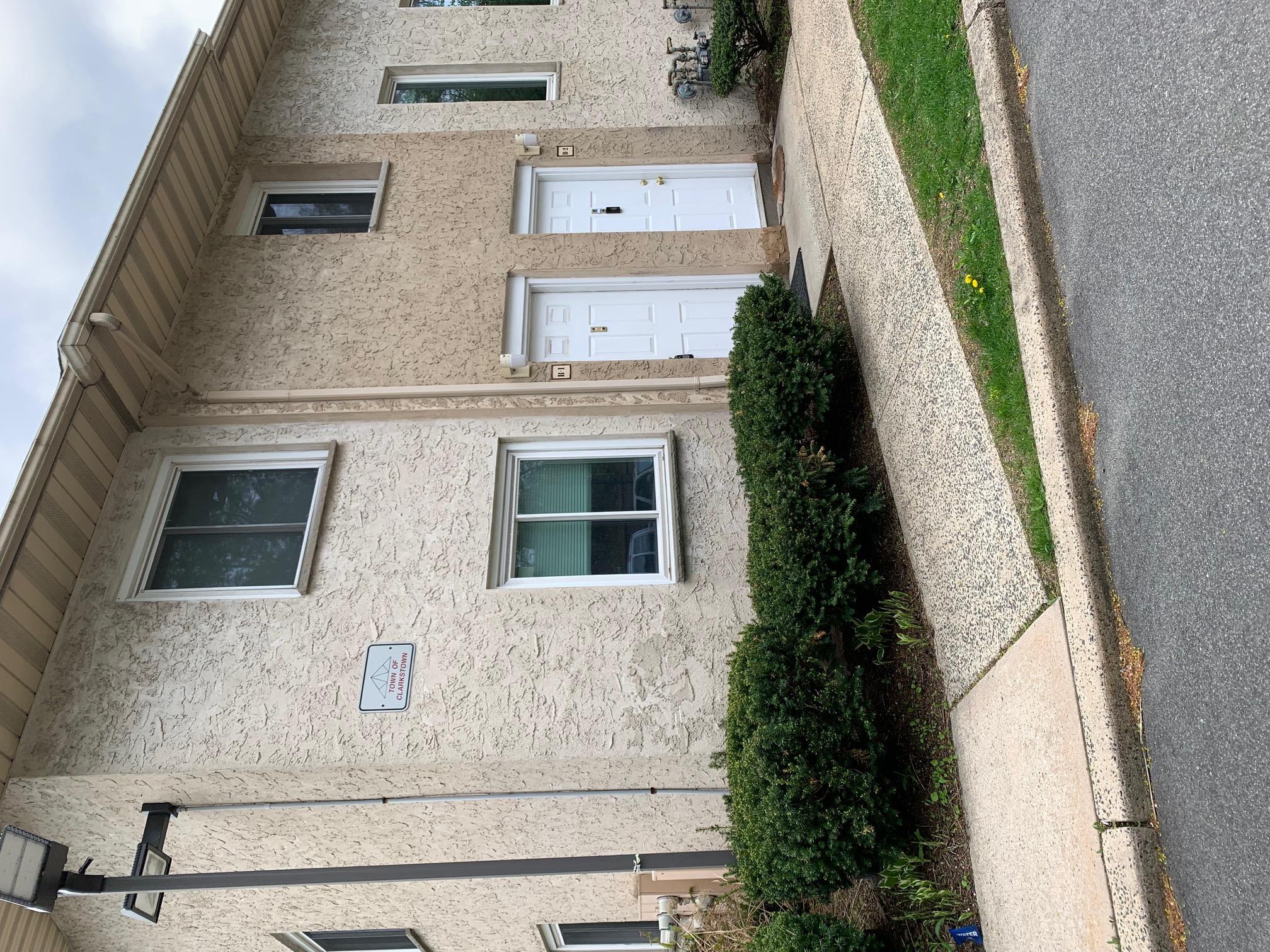 85 N Middletown Rd Property Photo