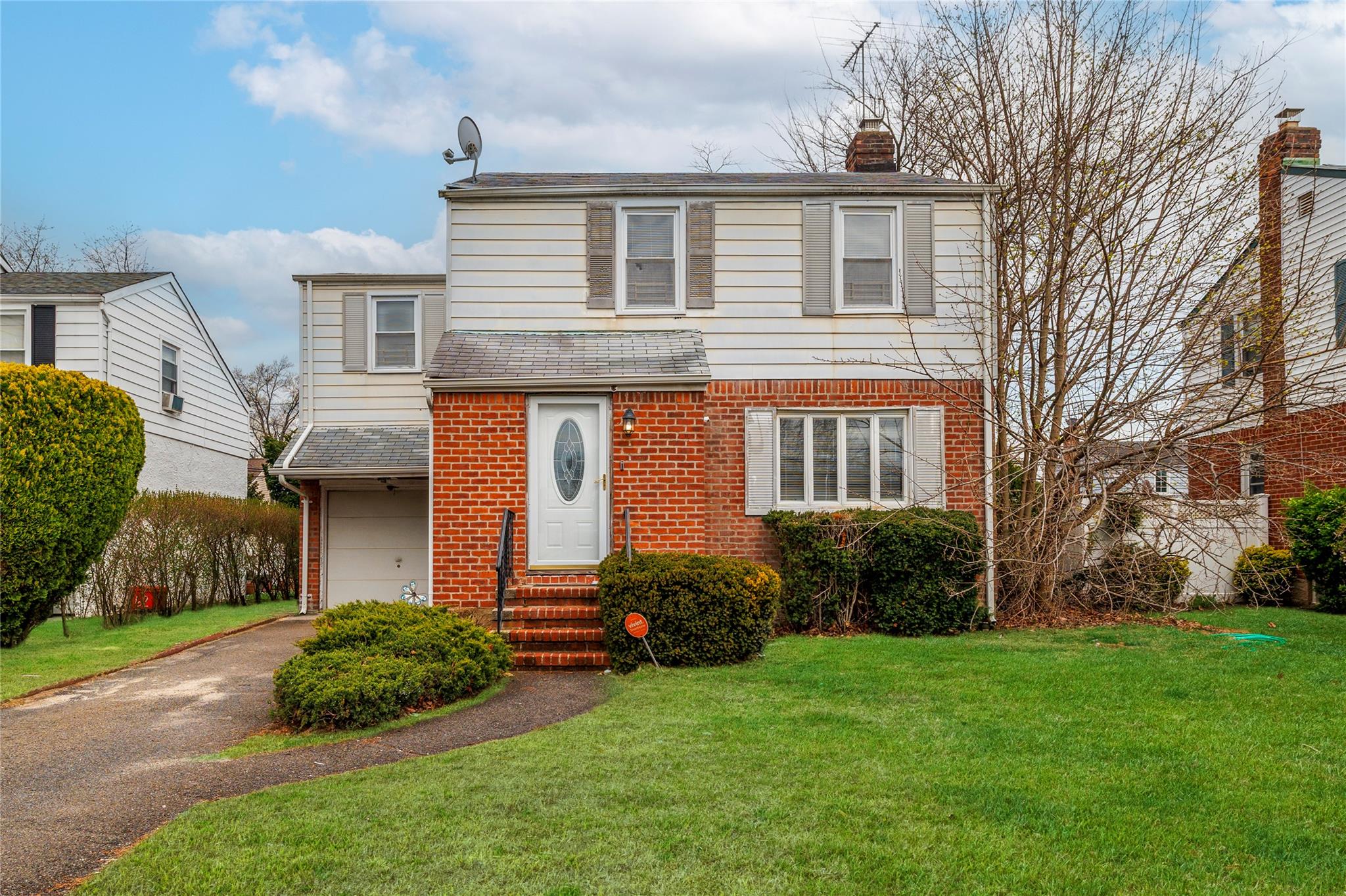 66 Nassau St Property Photo