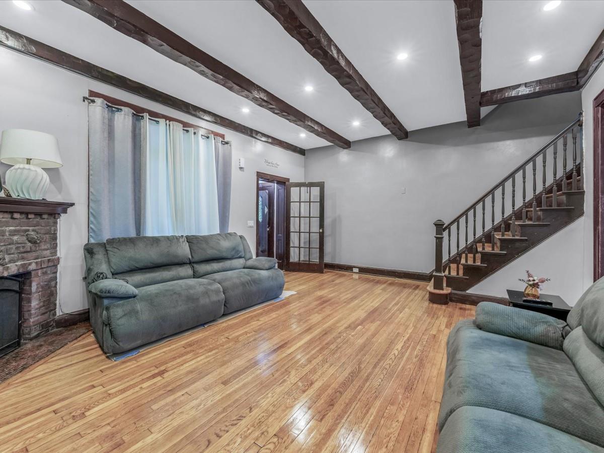 17209 Sayres Avenue 000000000000000000 Property Photo 4