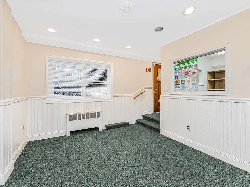 3060 Roberts Avenue 1 Property Photo 13