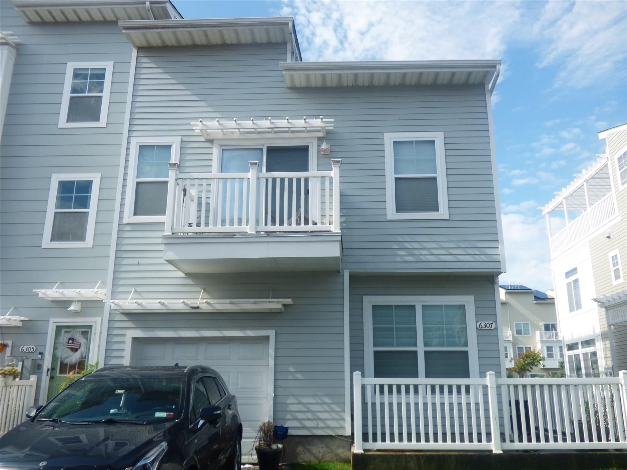 6307 Ocean Ave N Property Photo