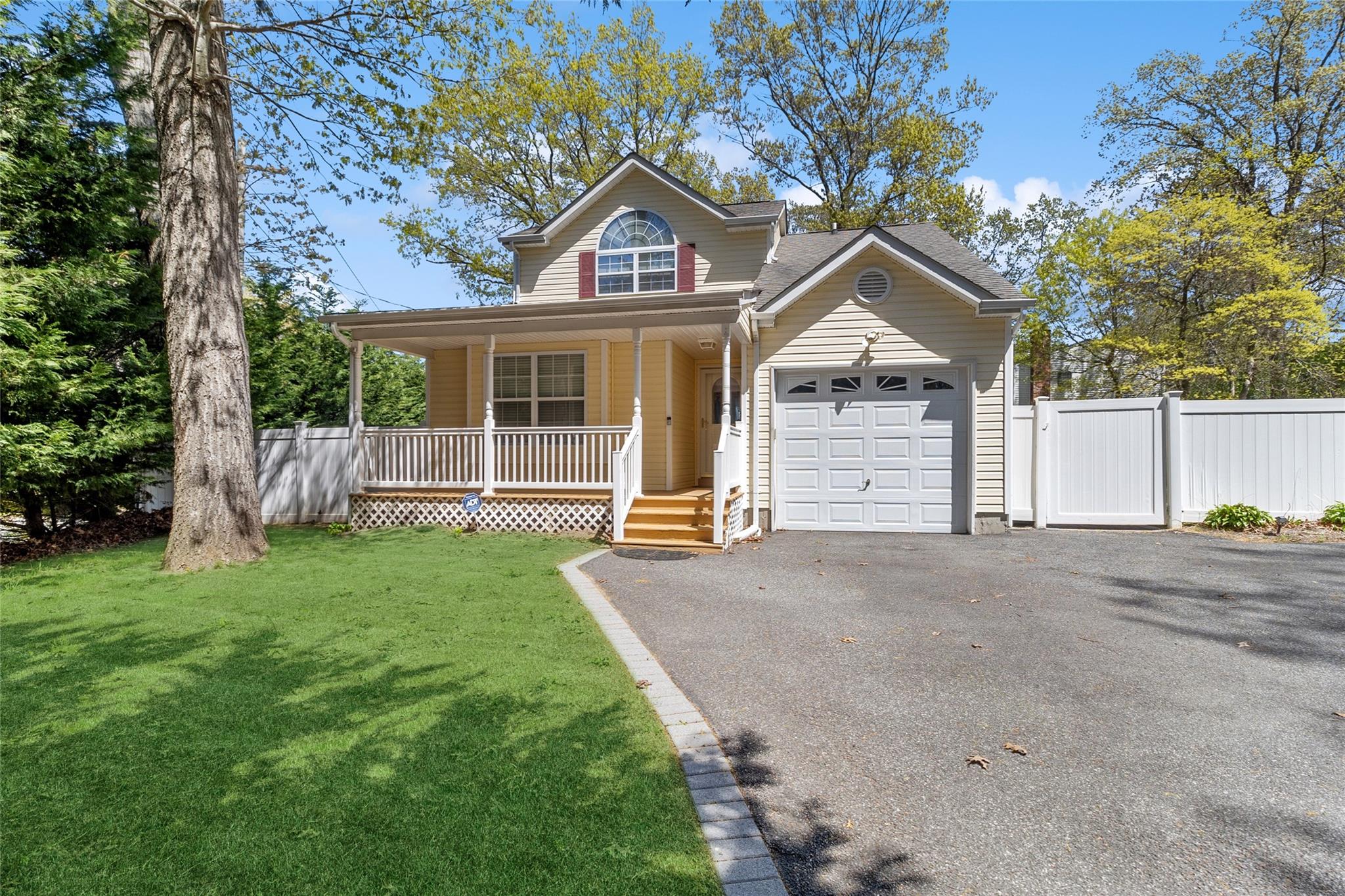 1 Queens Road Property Photo