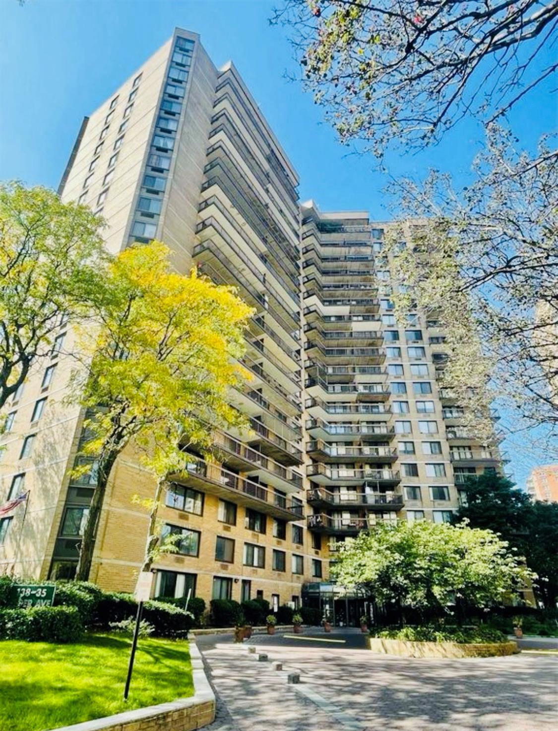 138-35 Elder Avenue 9e Property Photo
