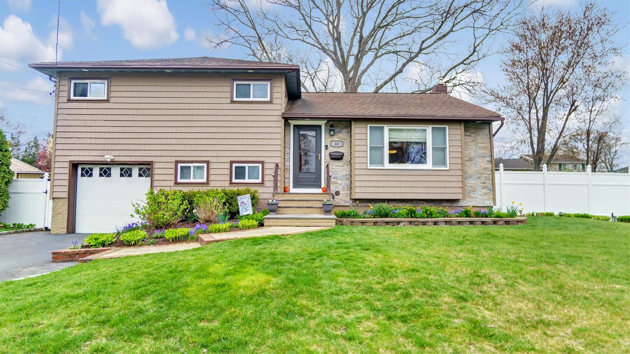 North Babylon High School Real Estate Listings Main Image