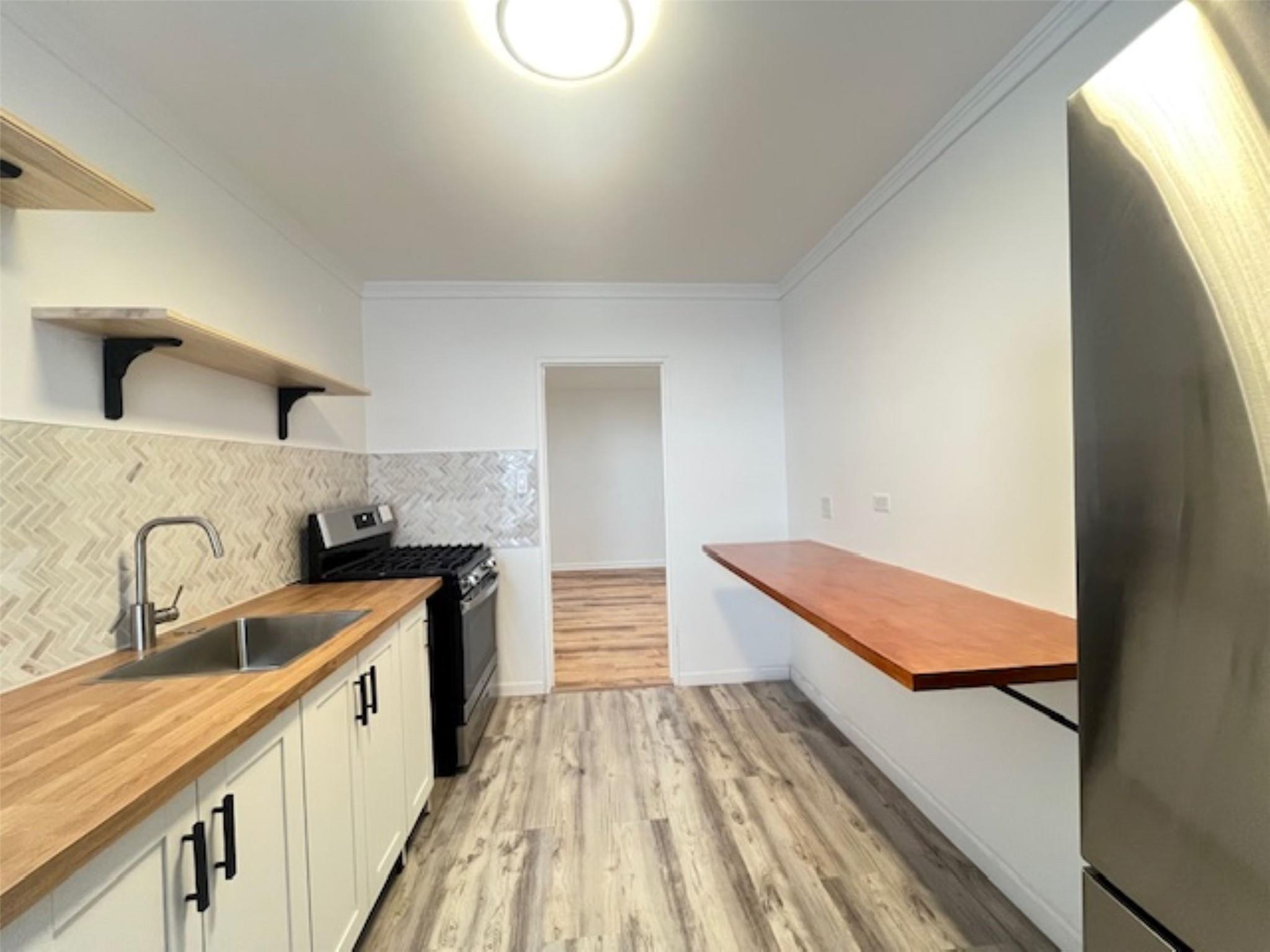 2287 Mott 6d Property Photo