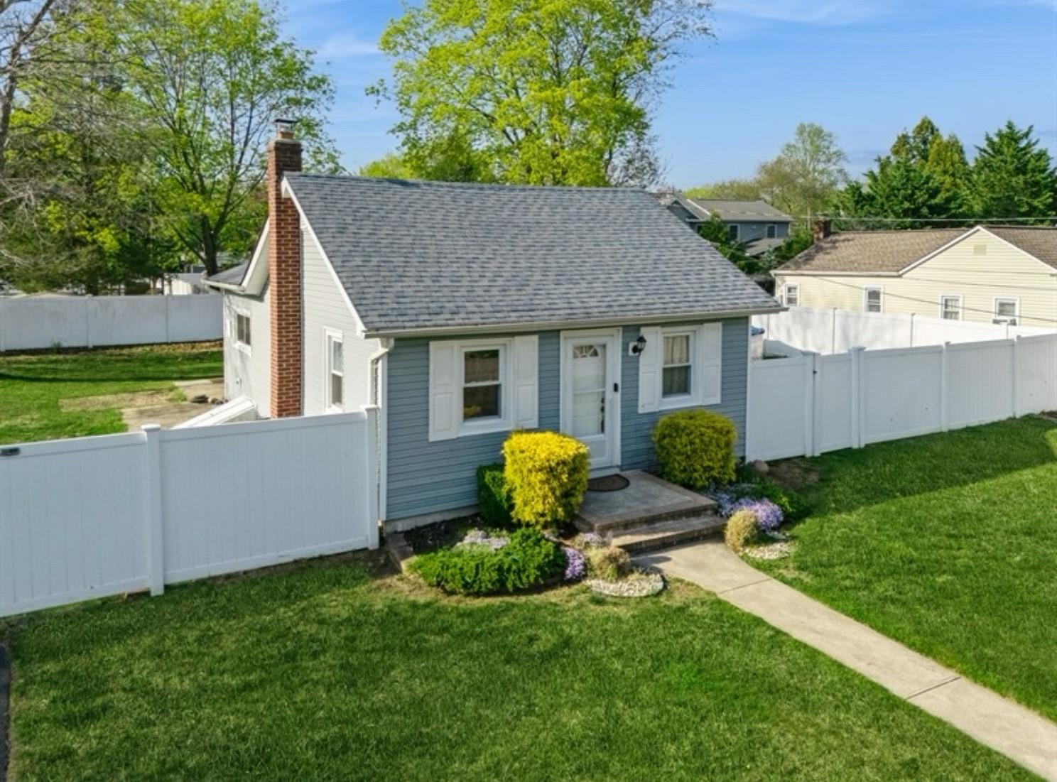 94 16th Street Property Photo