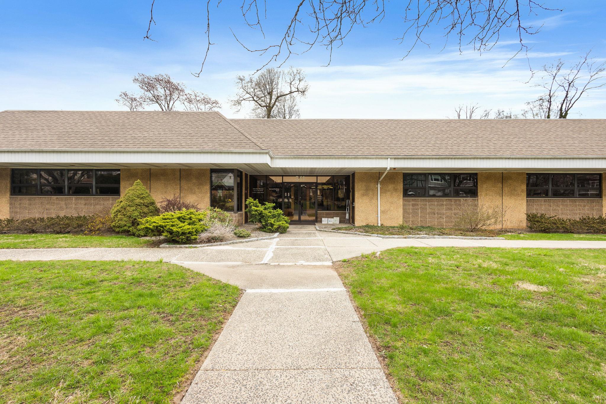 311 N Midland Avenue Property Photo