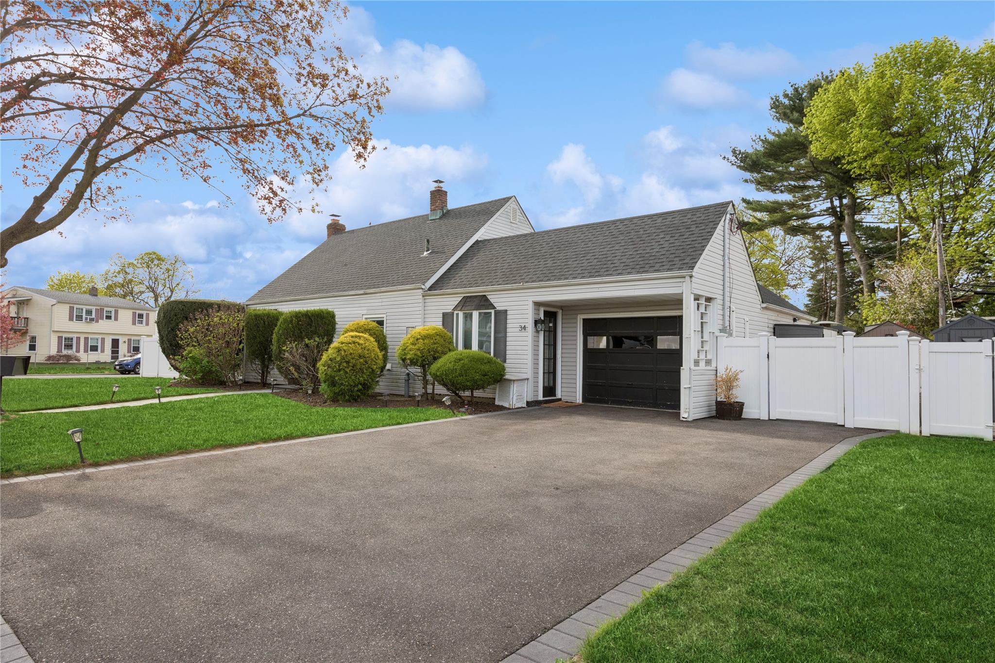 34 Chase Ln Property Photo