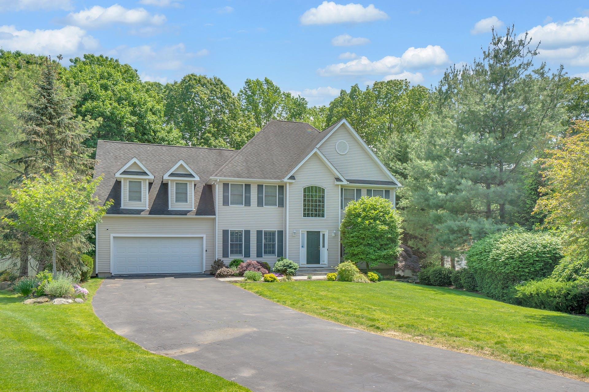 10 Applegate Way Property Photo