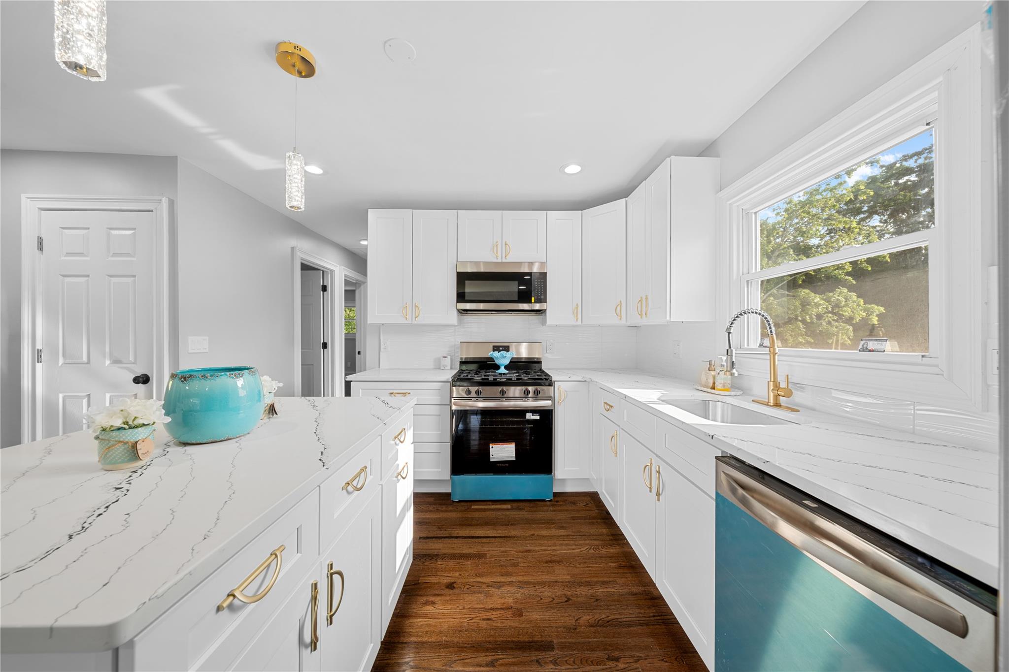 38 Moffitt Boulevard Property Photo 2