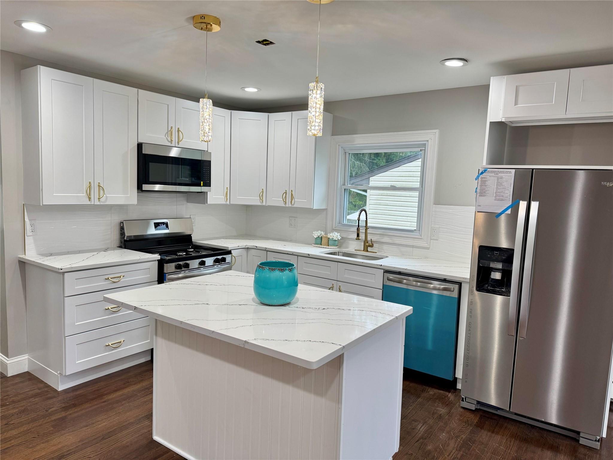 38 Moffitt Boulevard Property Photo 4