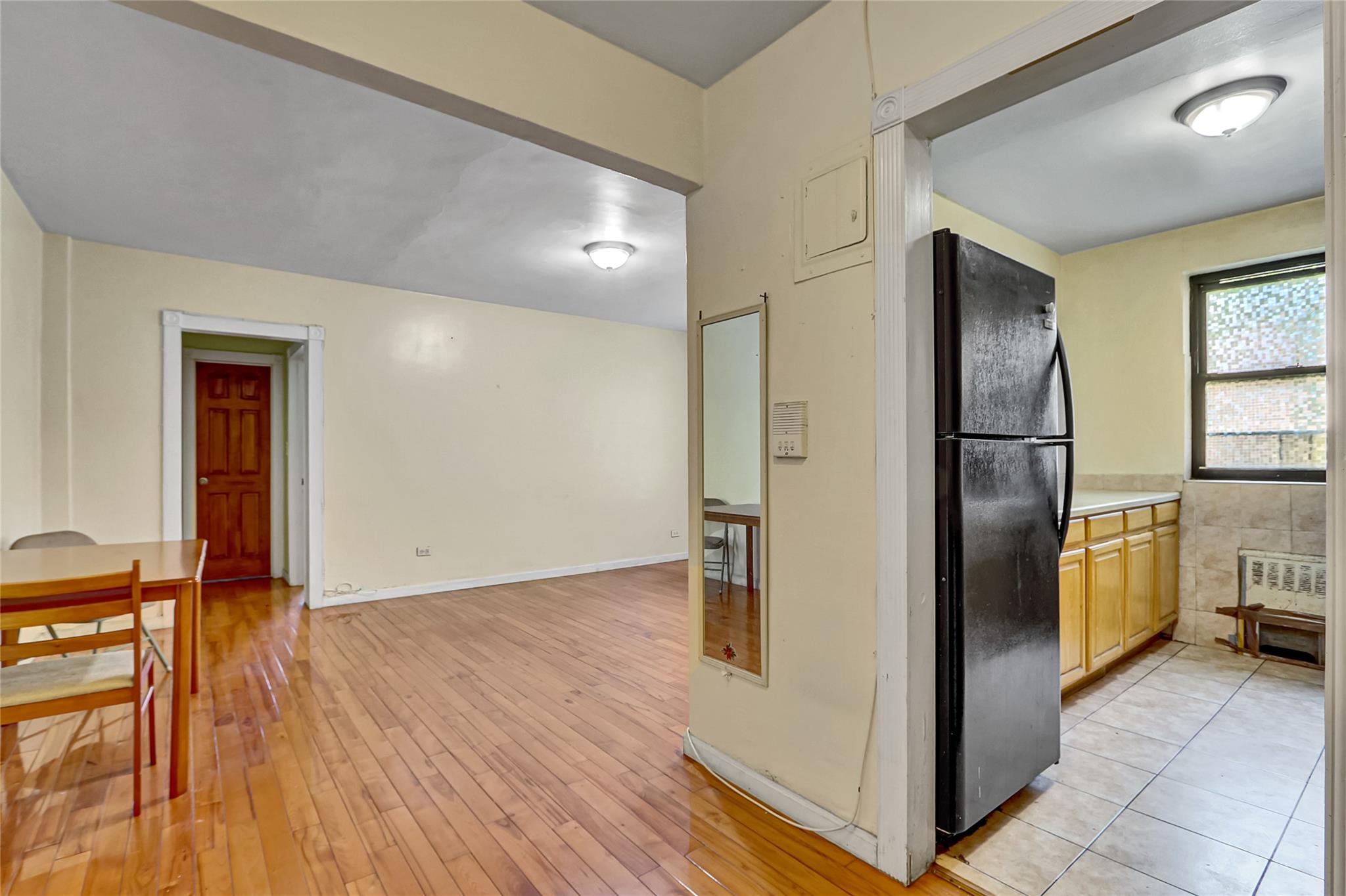 4405 Macnish Street 1b Property Photo 4