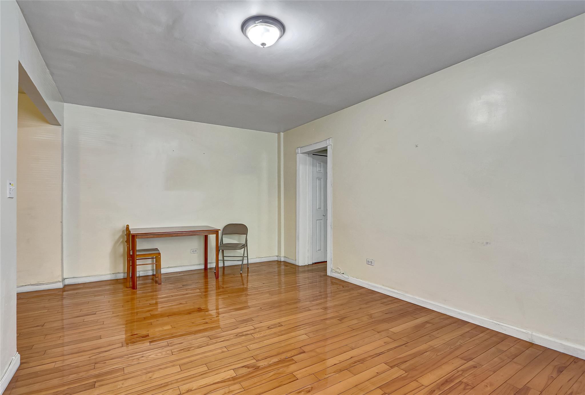 4405 Macnish Street 1b Property Photo 6