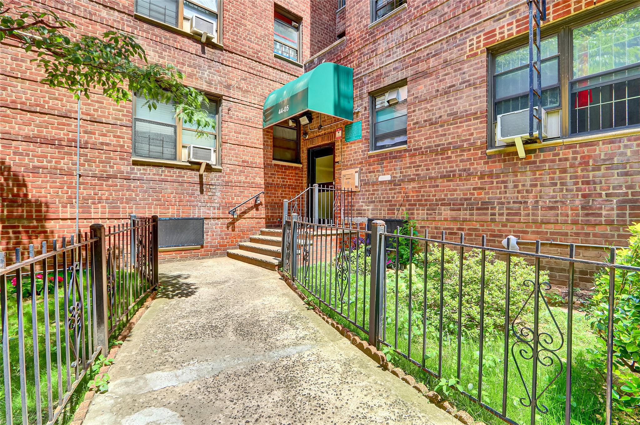 4405 Macnish Street 1b Property Photo 15