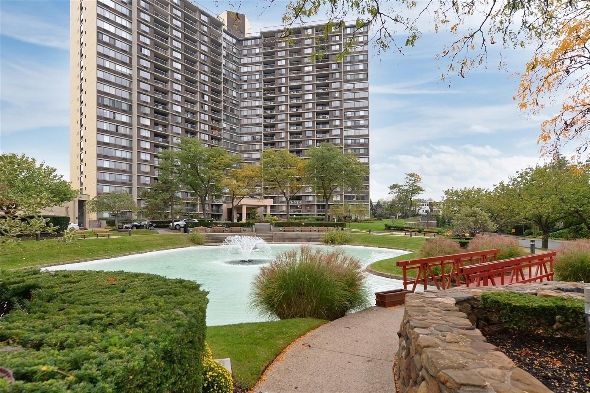 2 Bay Club Dr Property Photo