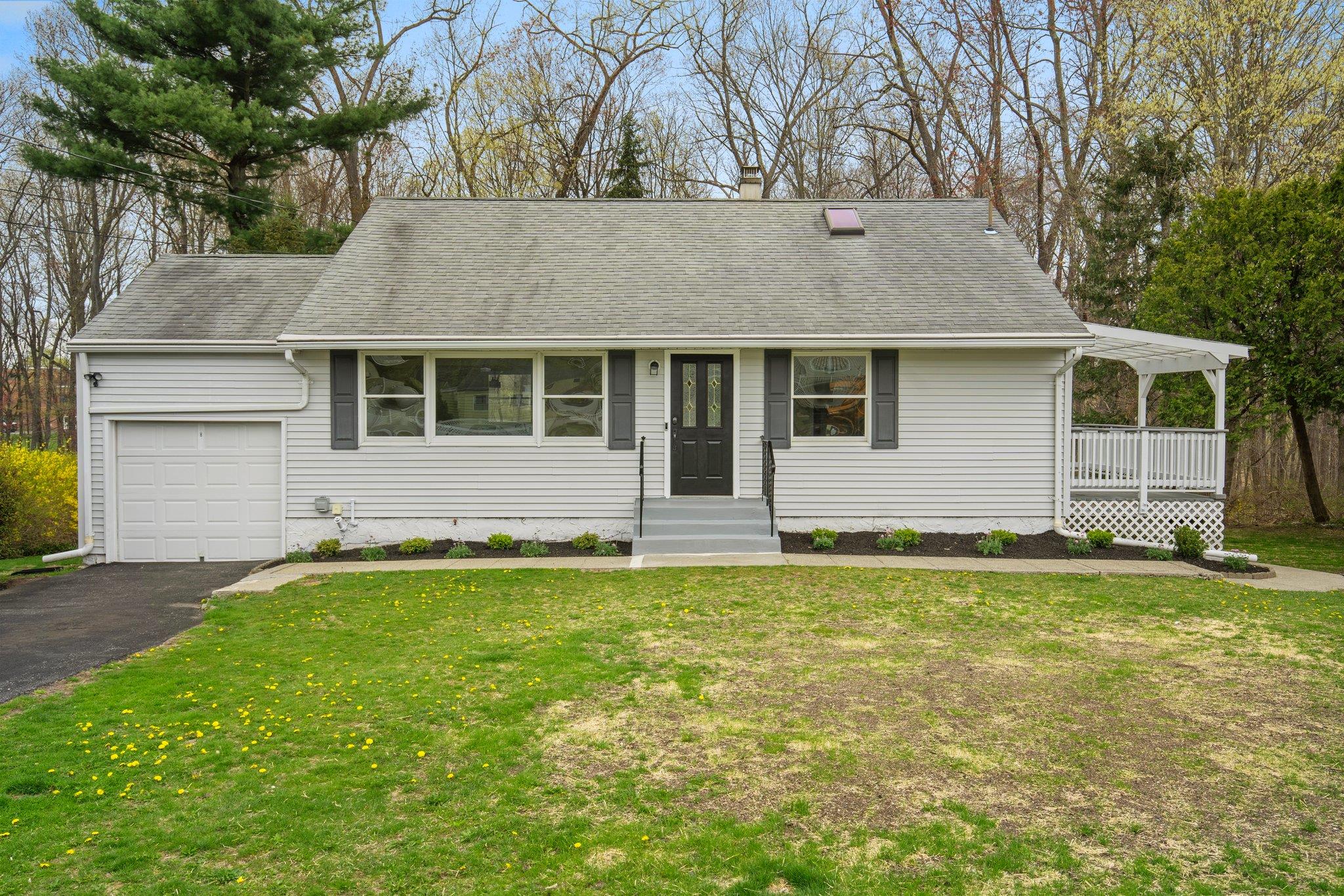 2132 White Birch Dr Property Photo