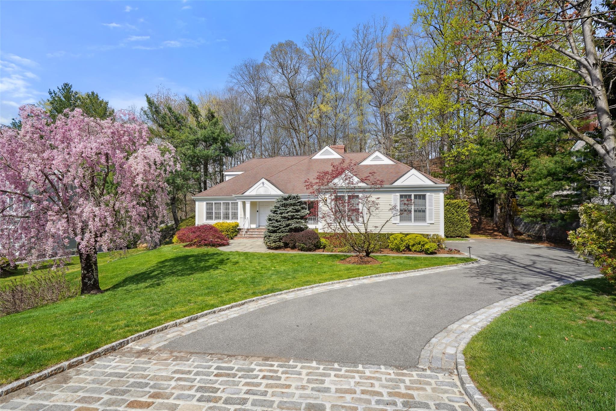 5 Avery Court Property Photo