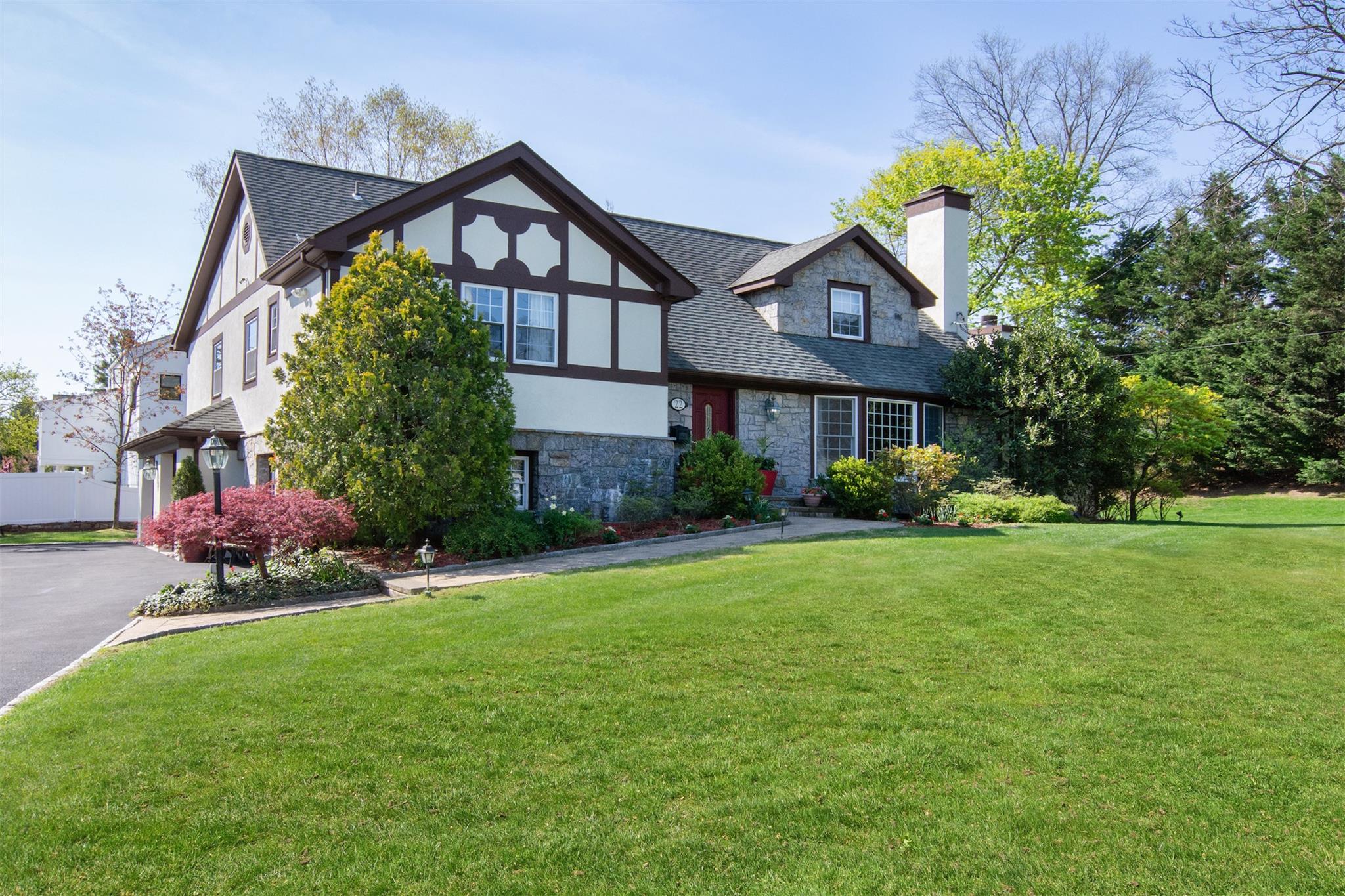 22 Northway Property Photo 1