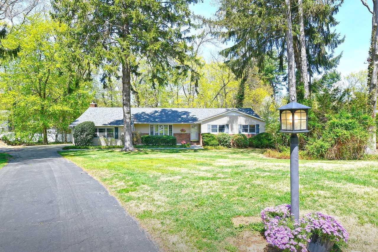 12 Pinoak Court Property Photo