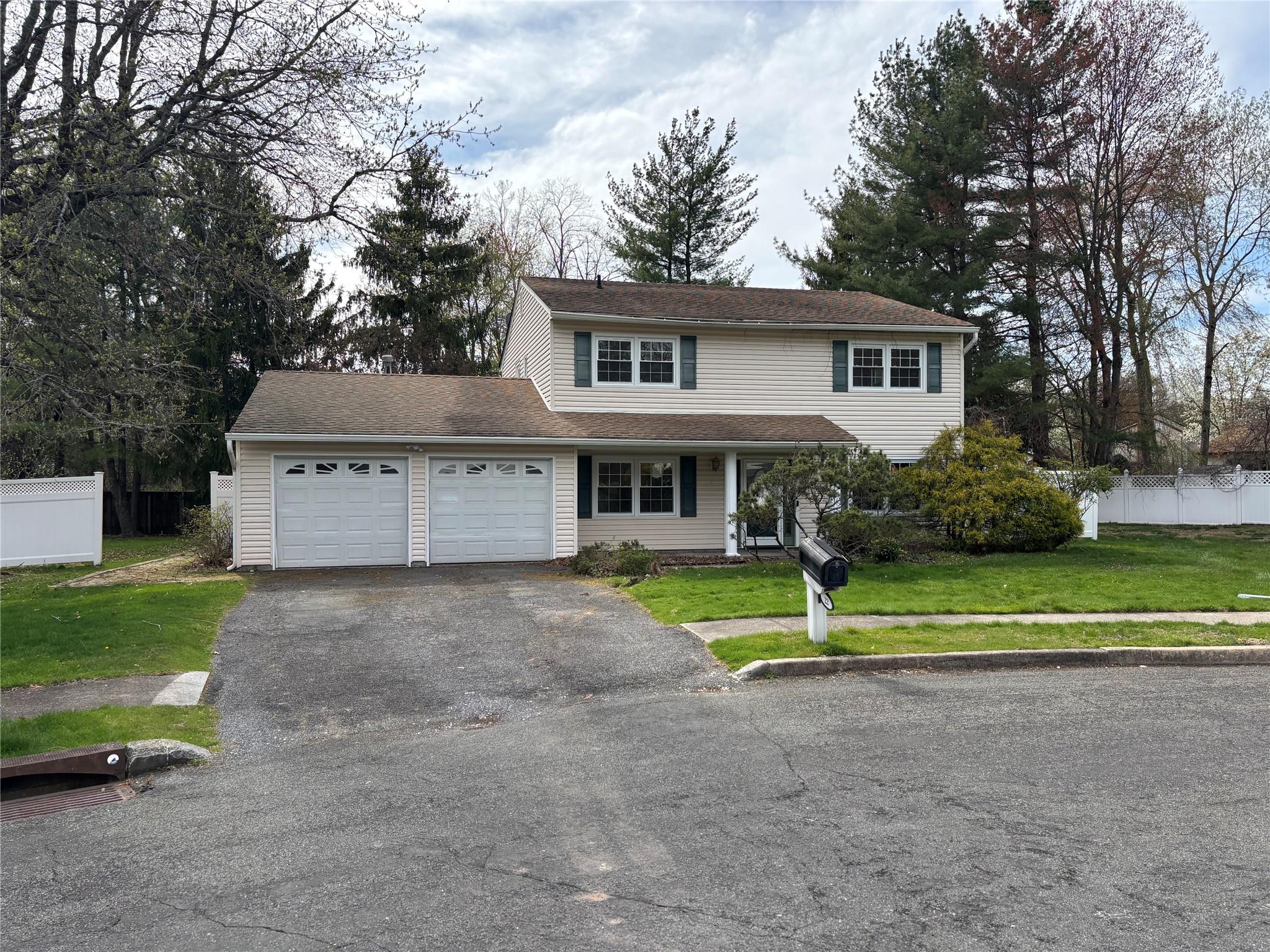 10983 Real Estate Listings Main Image
