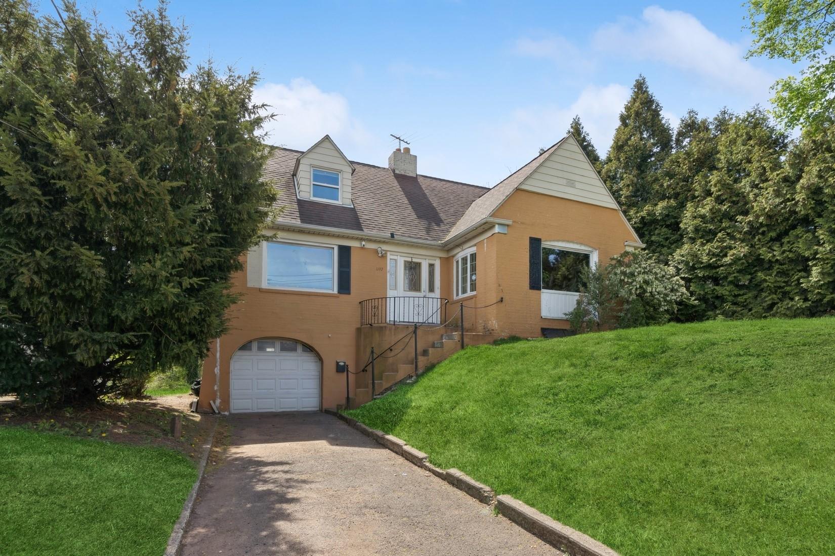 1197 Todt Hill Road Property Photo 1
