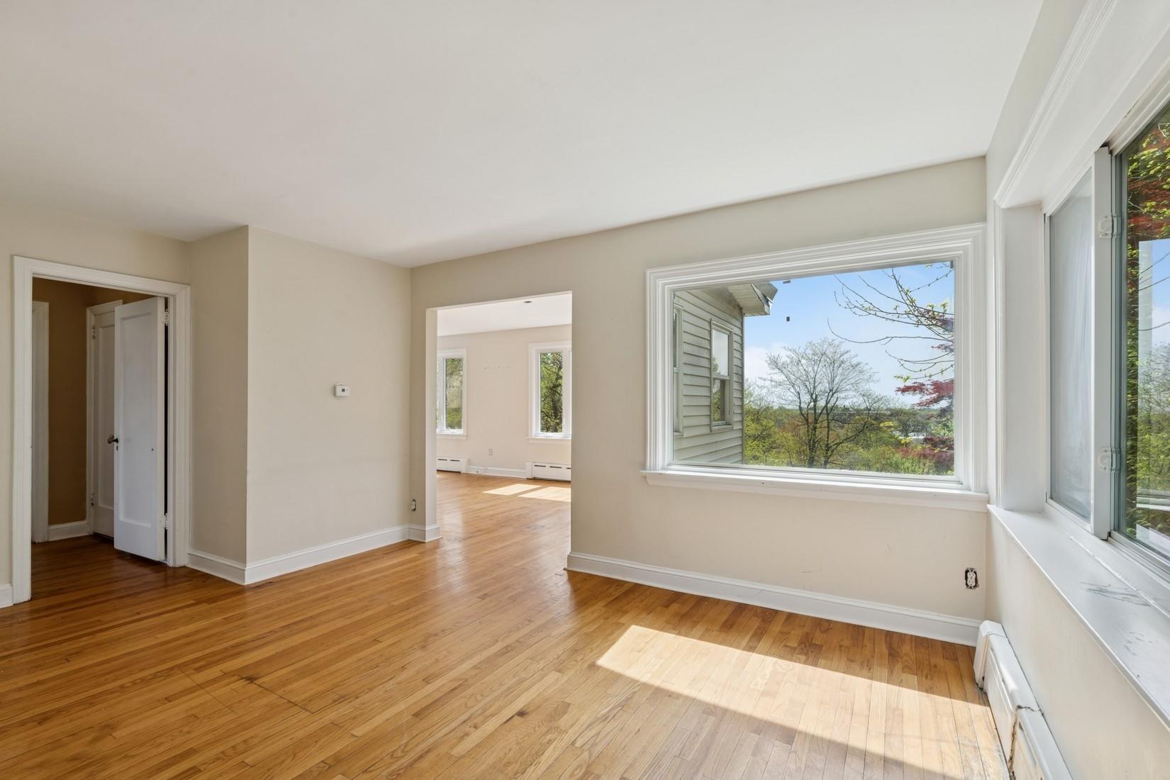 1197 Todt Hill Road Property Photo 3