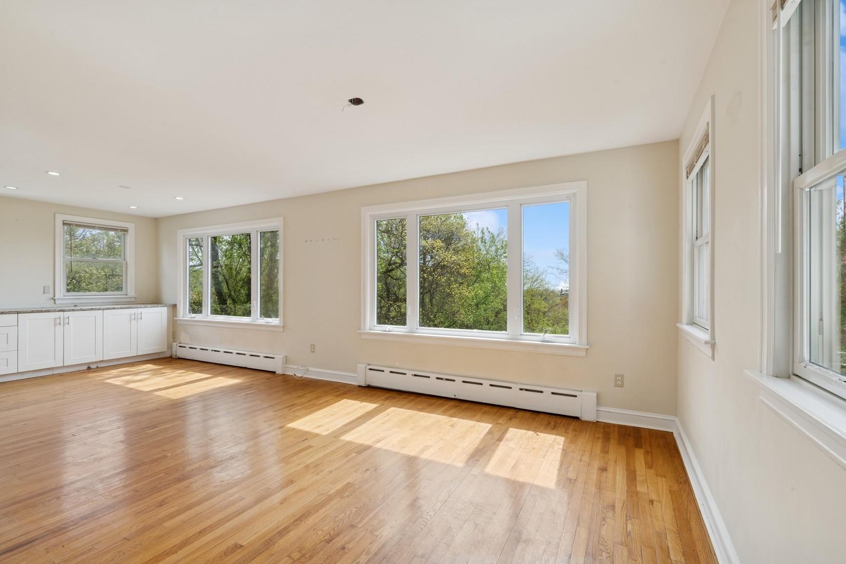 1197 Todt Hill Road Property Photo 4