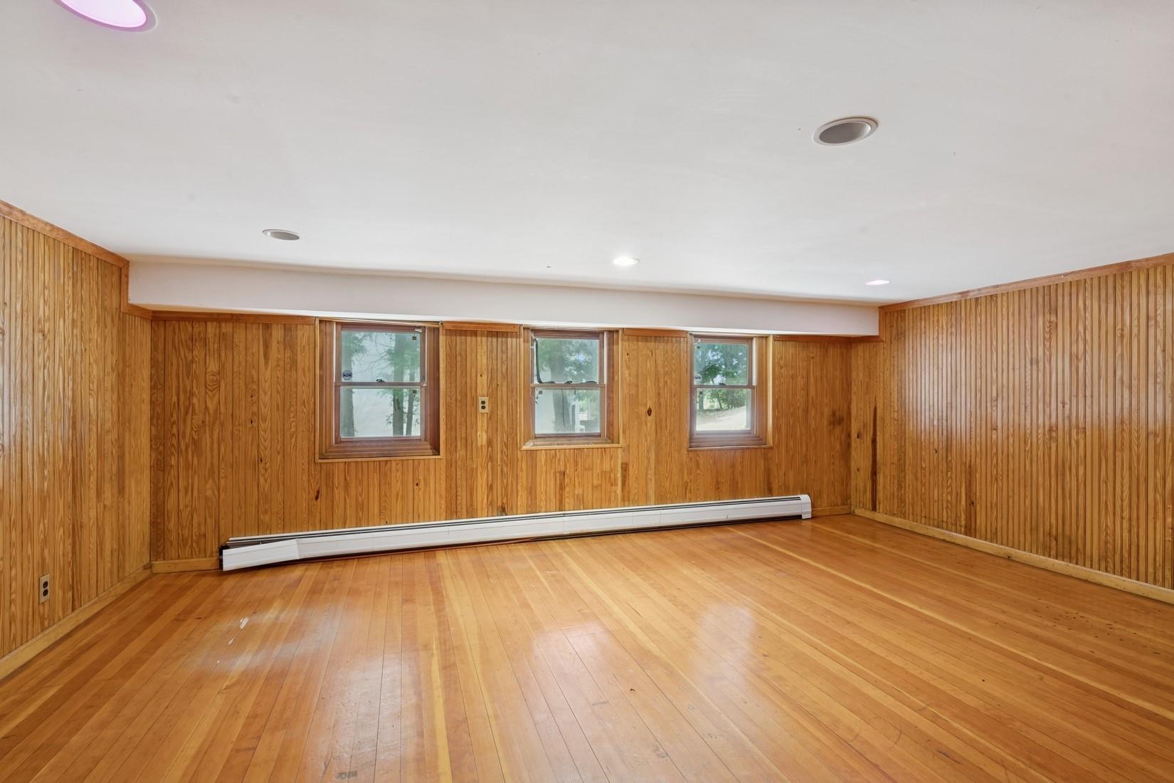1197 Todt Hill Road Property Photo 8