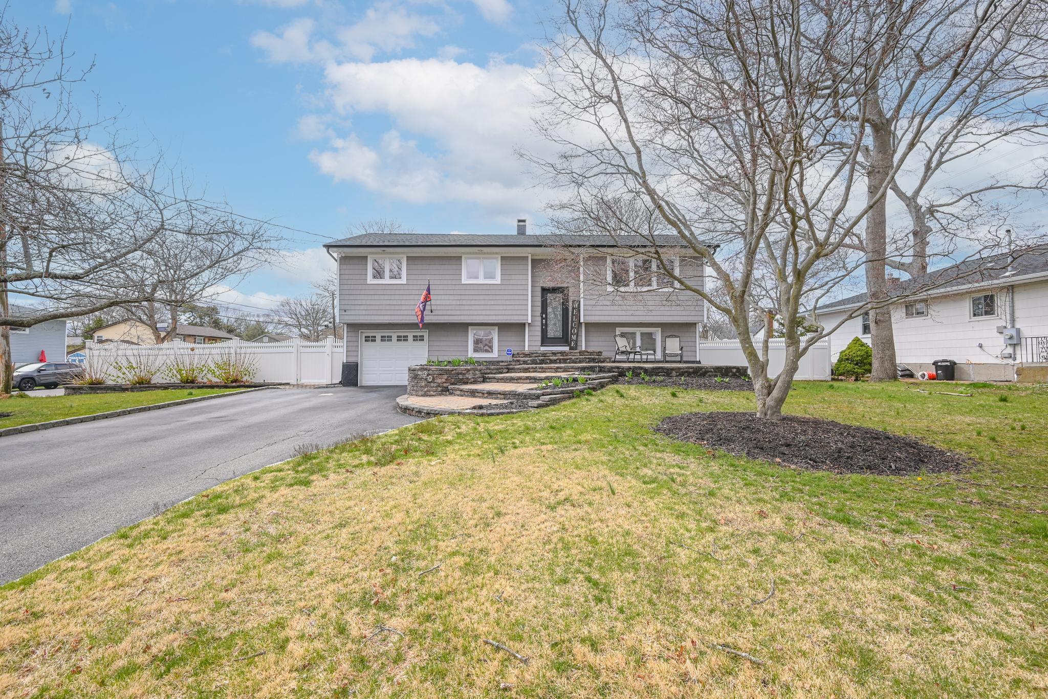 30 Lake Promenade Property Photo