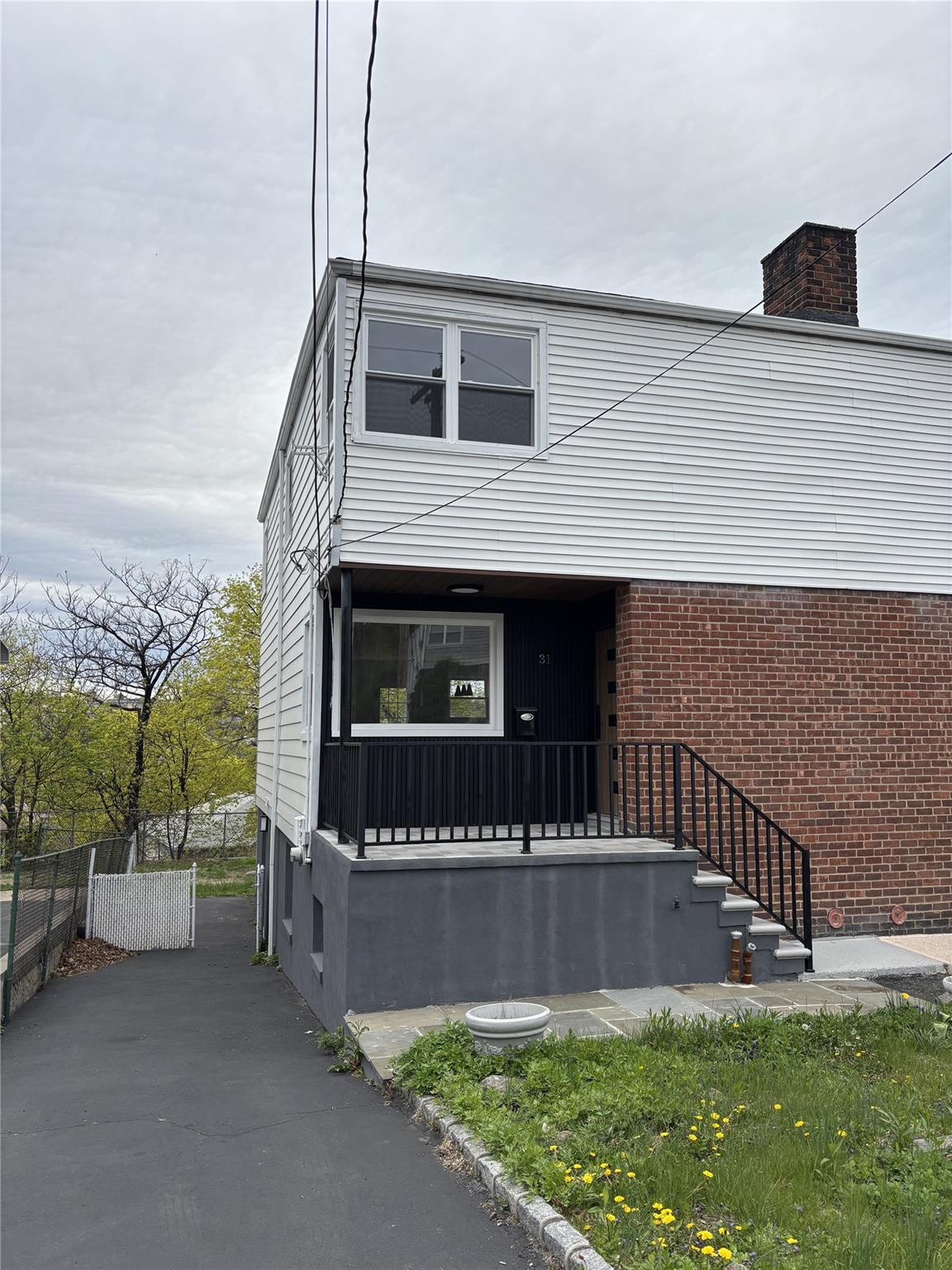 31 Troy Lane Property Photo