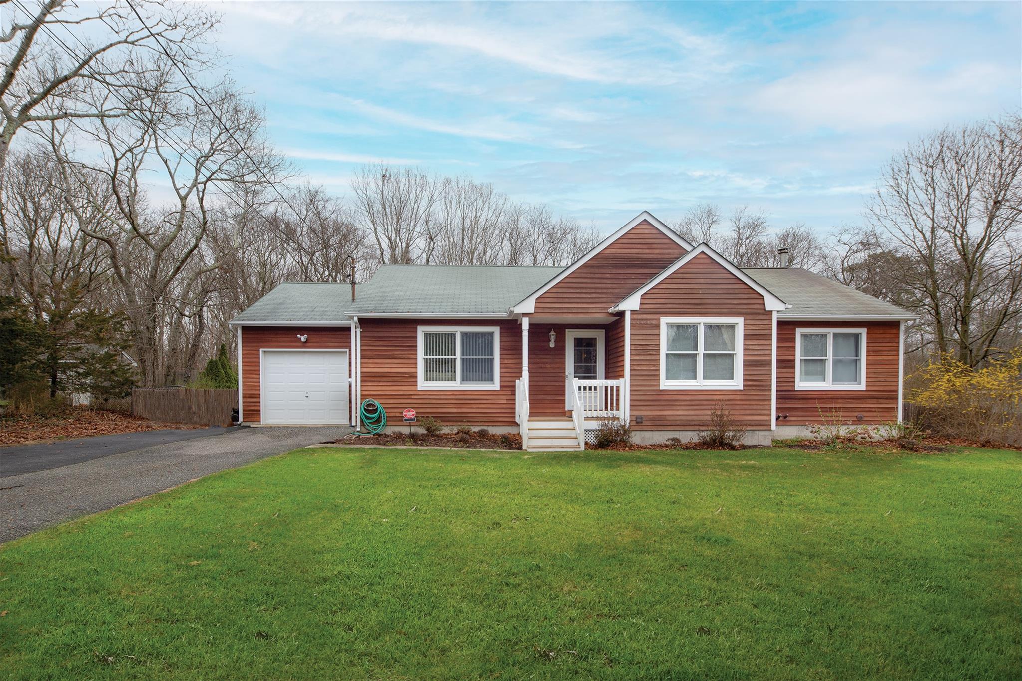 35 Woodridge Road Property Photo