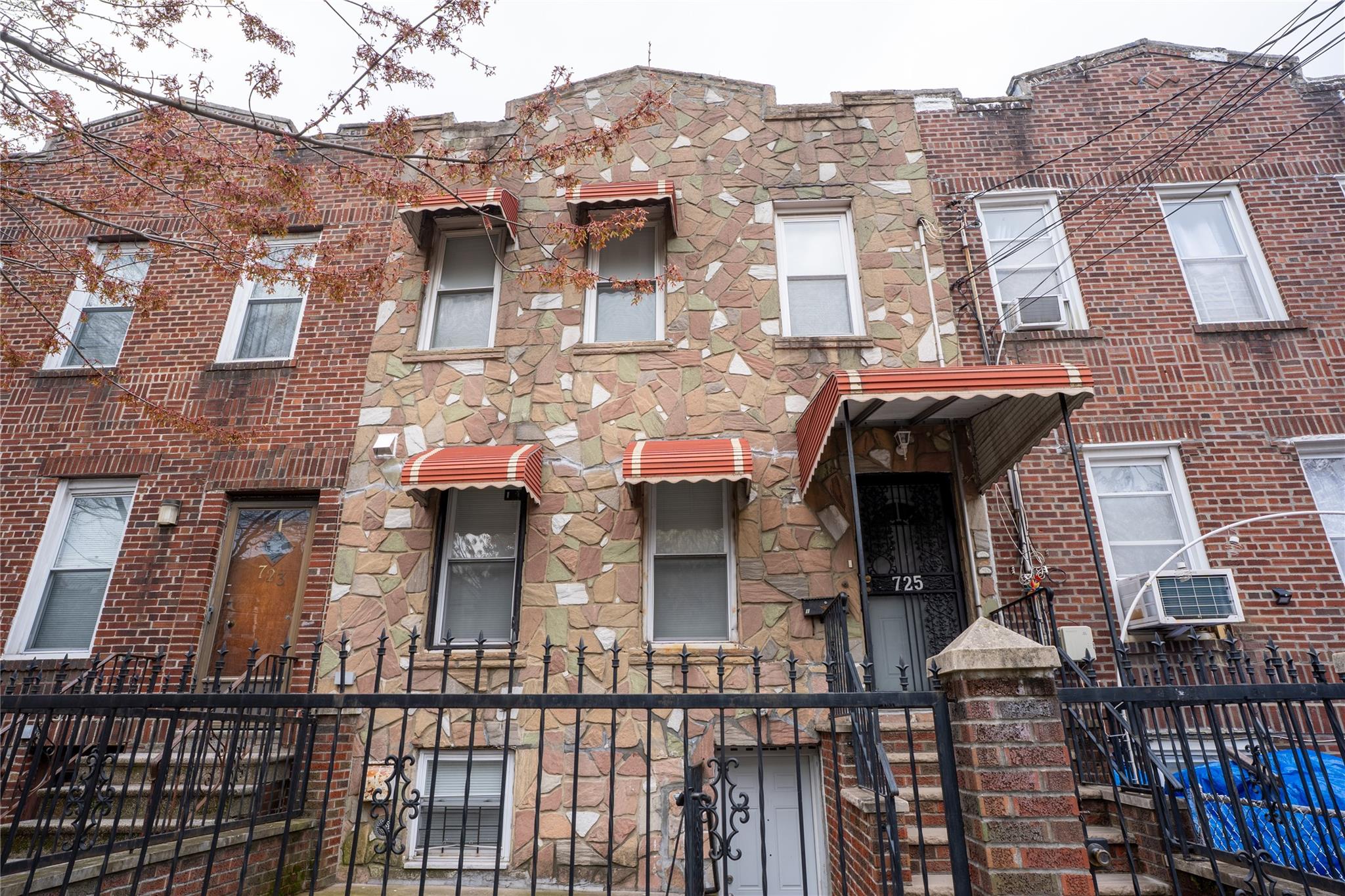 725 Taylor Avenue Property Photo