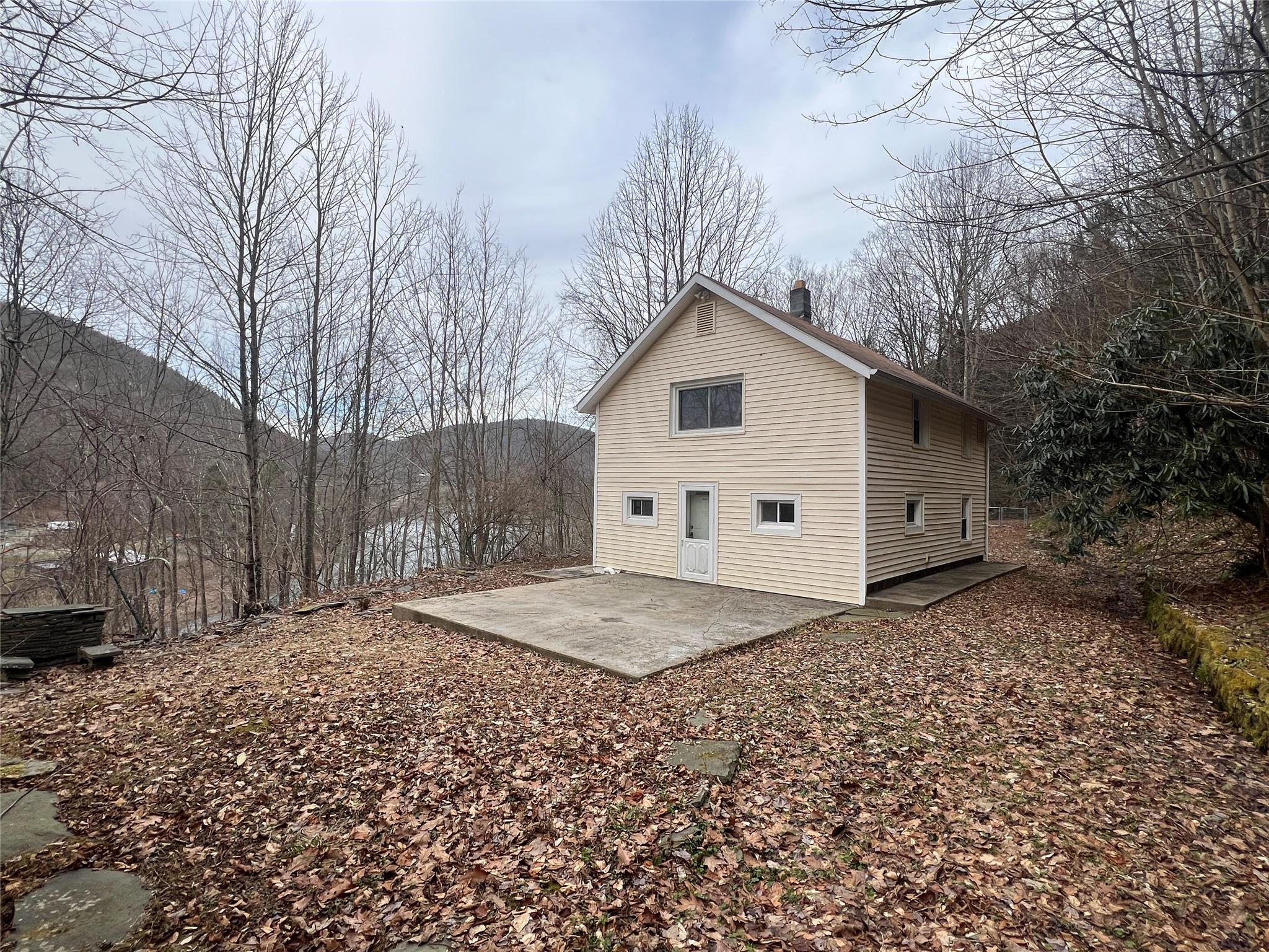 322 Peas Eddy Road Property Photo 1