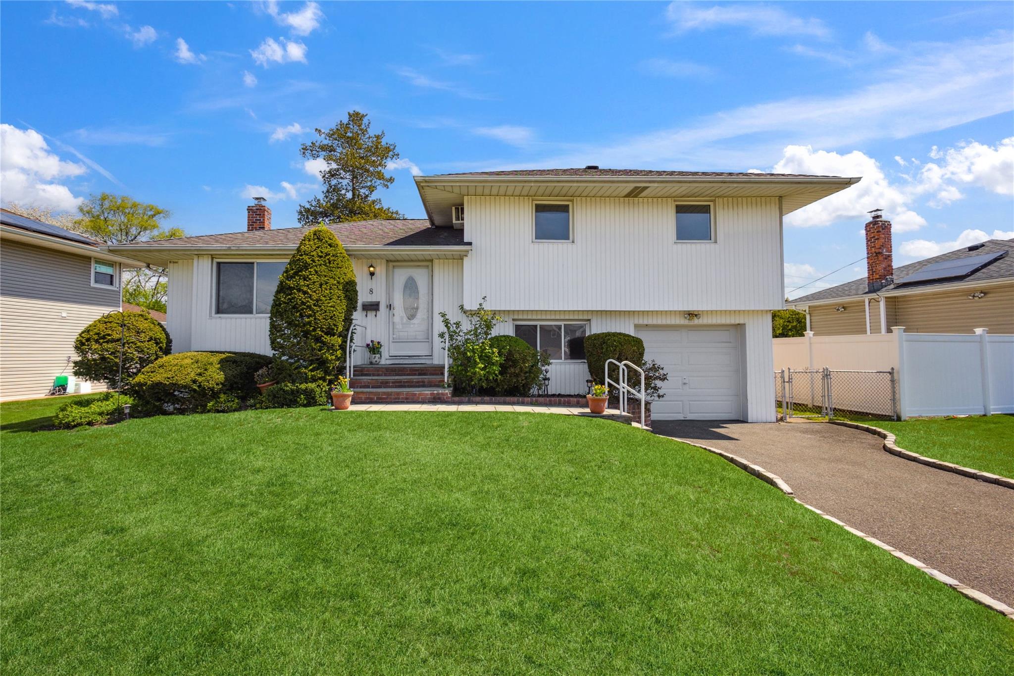 8 Spector Lane Property Photo