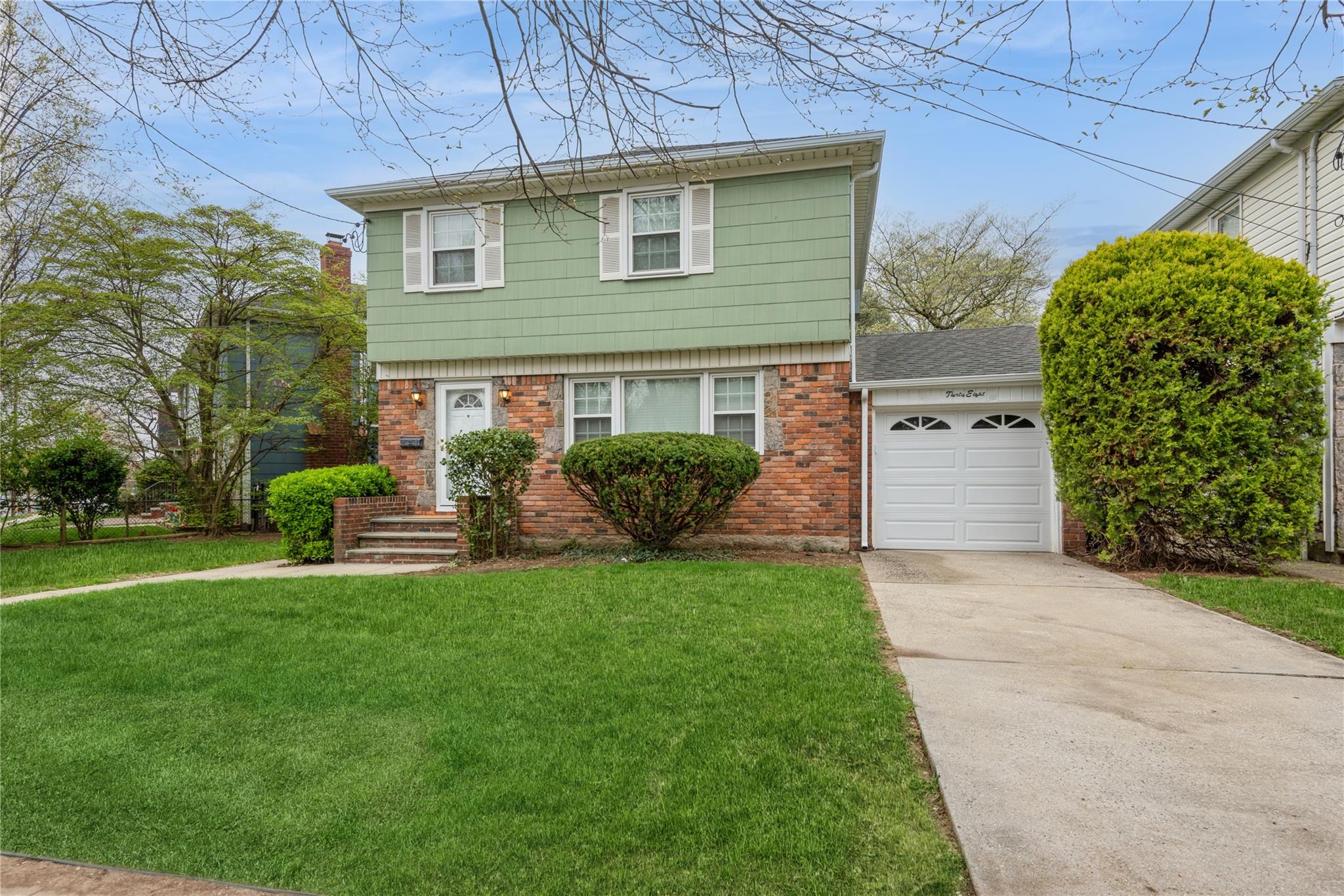 38 Floral Parkway Property Photo
