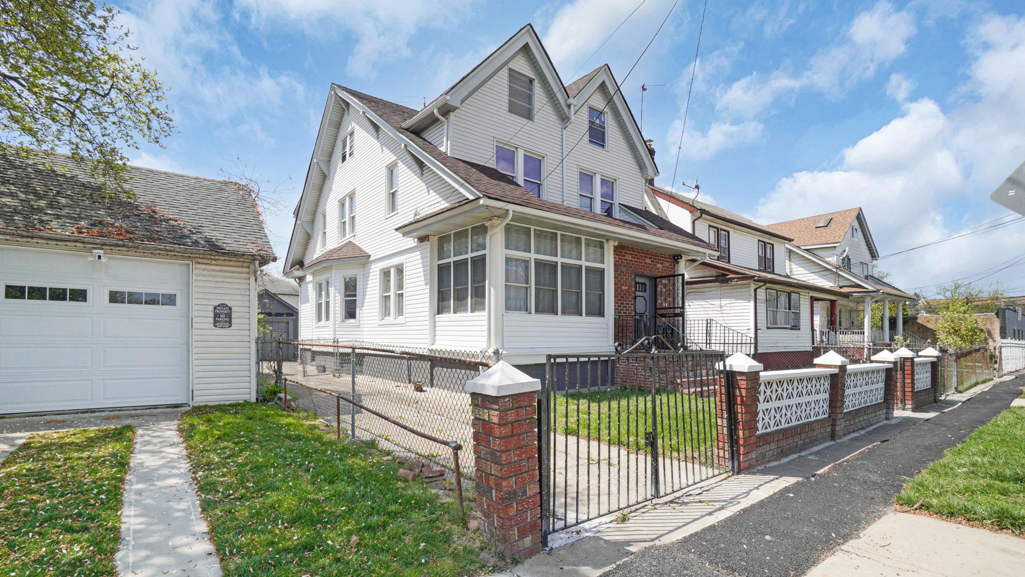 9920 196th Street Property Photo