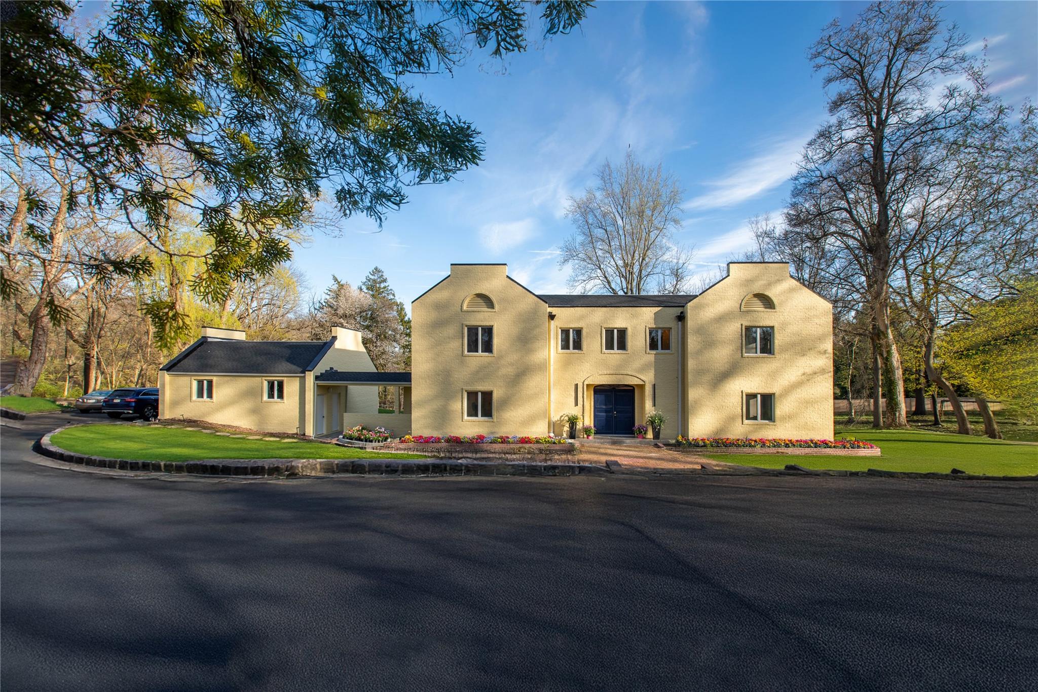 Centre Island Real Estate Listings Main Image
