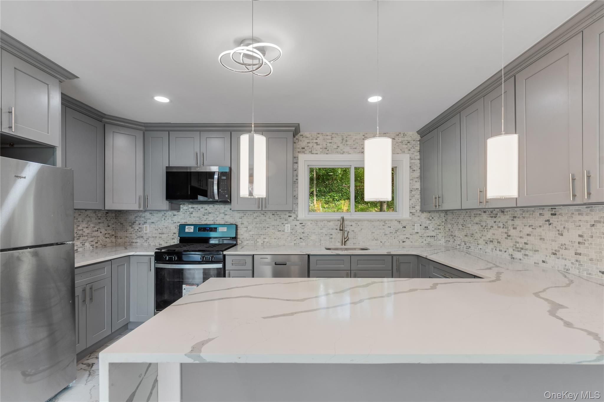 84 Courter Avenue Property Photo 6