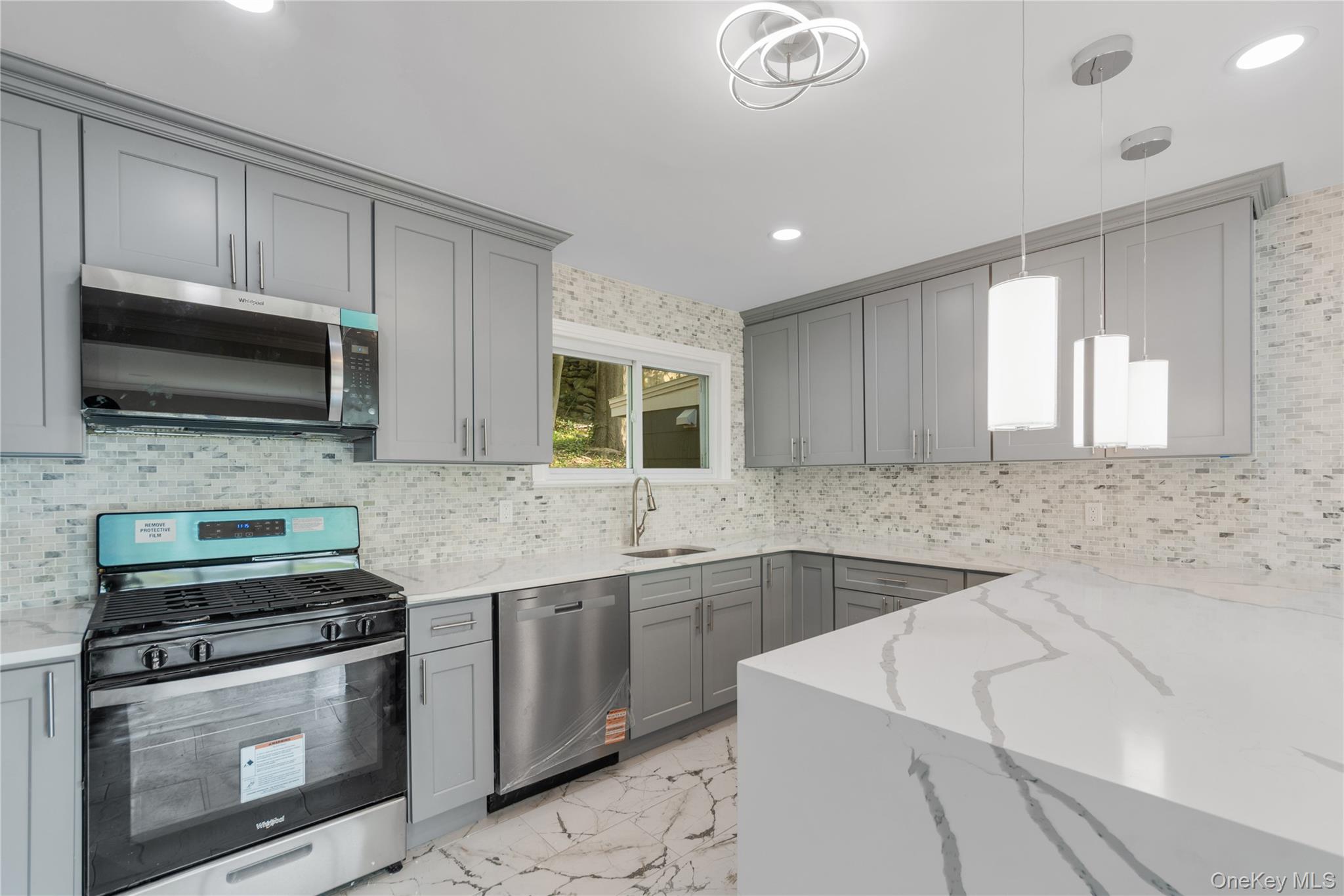 84 Courter Avenue Property Photo 7