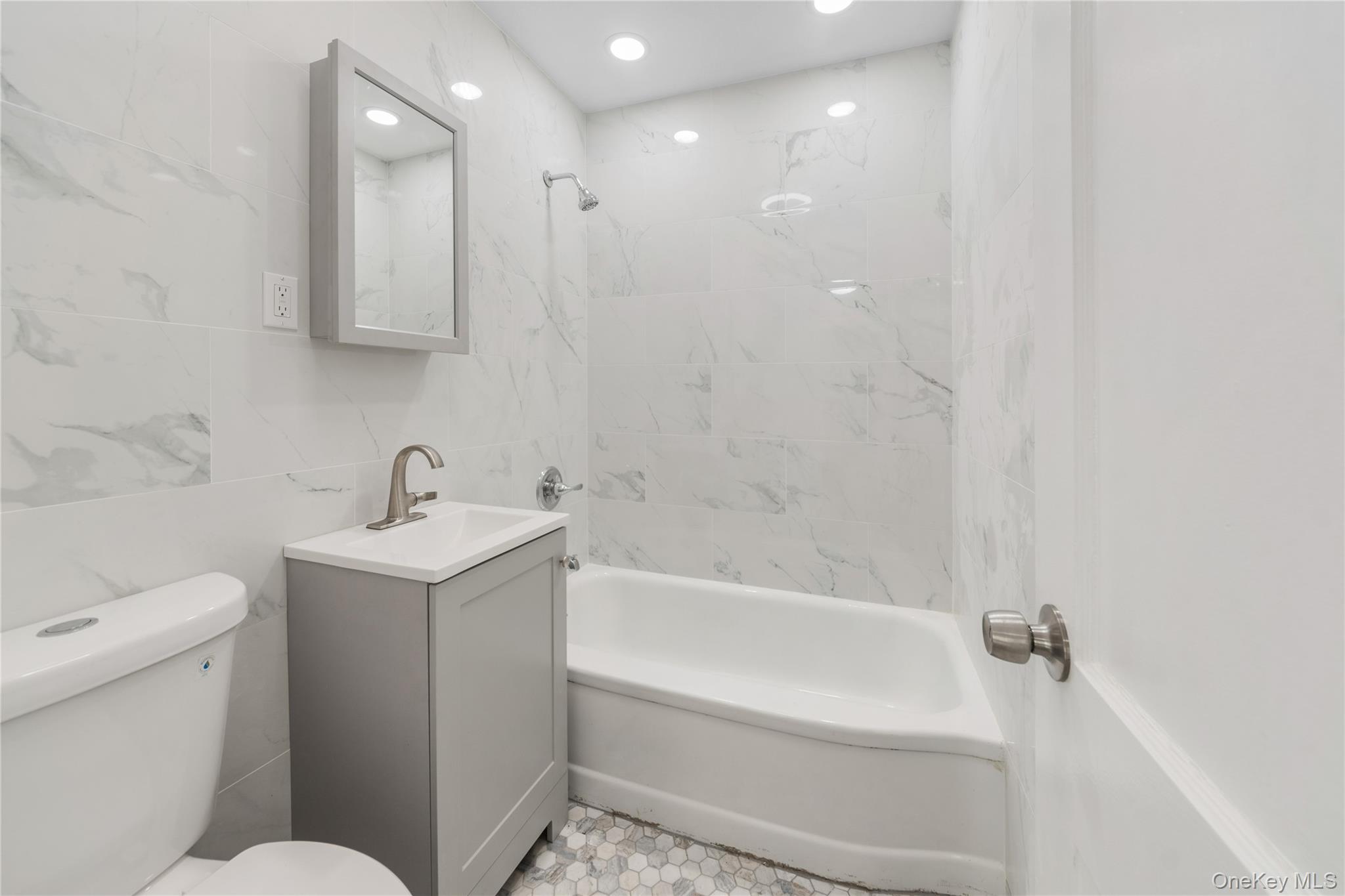 84 Courter Avenue Property Photo 16