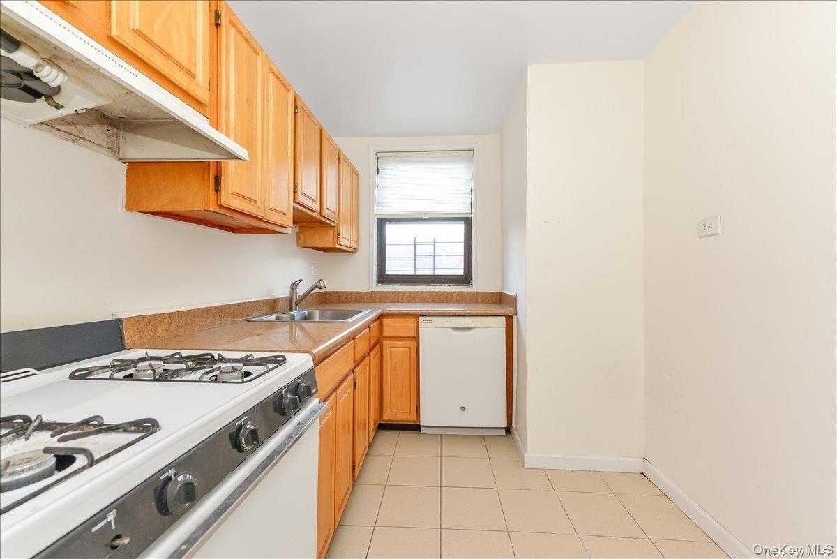 1165 E 54th Street 3k Property Photo 10