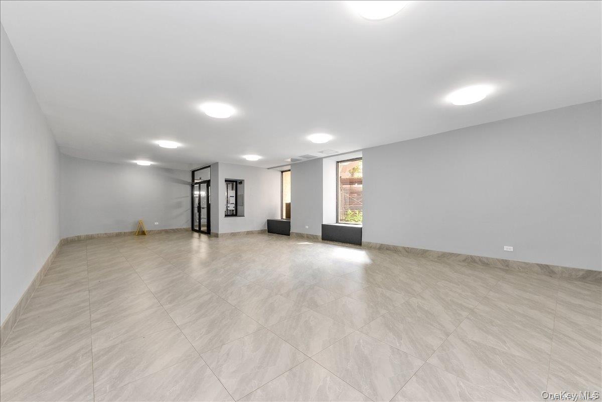 1165 E 54th Street 3k Property Photo 20